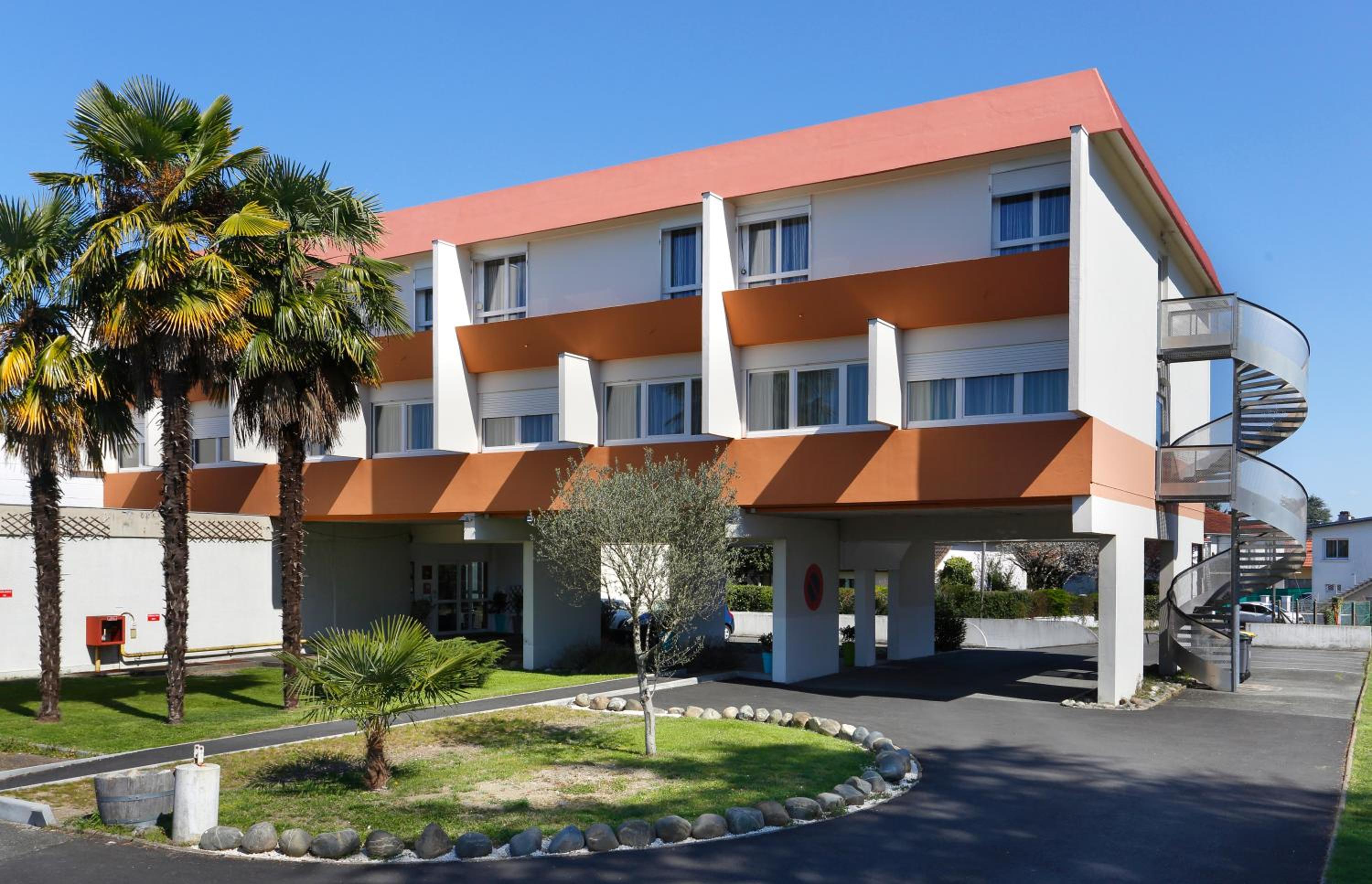 Pau Vacations - Cit'Hotel Atlantic Hotel - Property Image 11