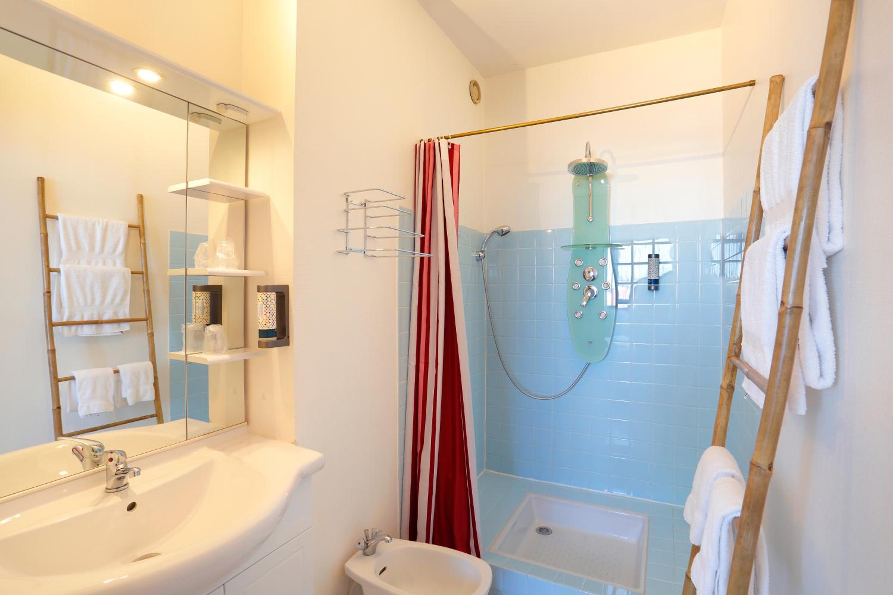 Pau Vacations - Cit'Hotel Atlantic Hotel - Property Image 2