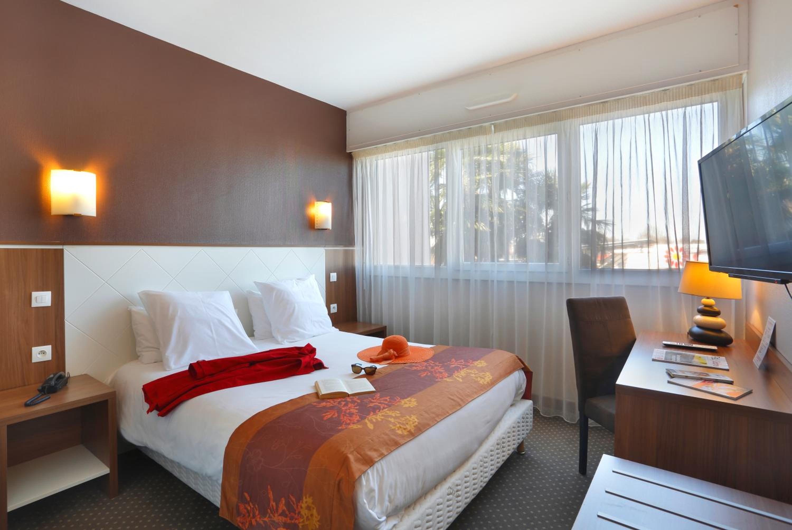 Pau Vacations - Cit'Hotel Atlantic Hotel - Property Image 22