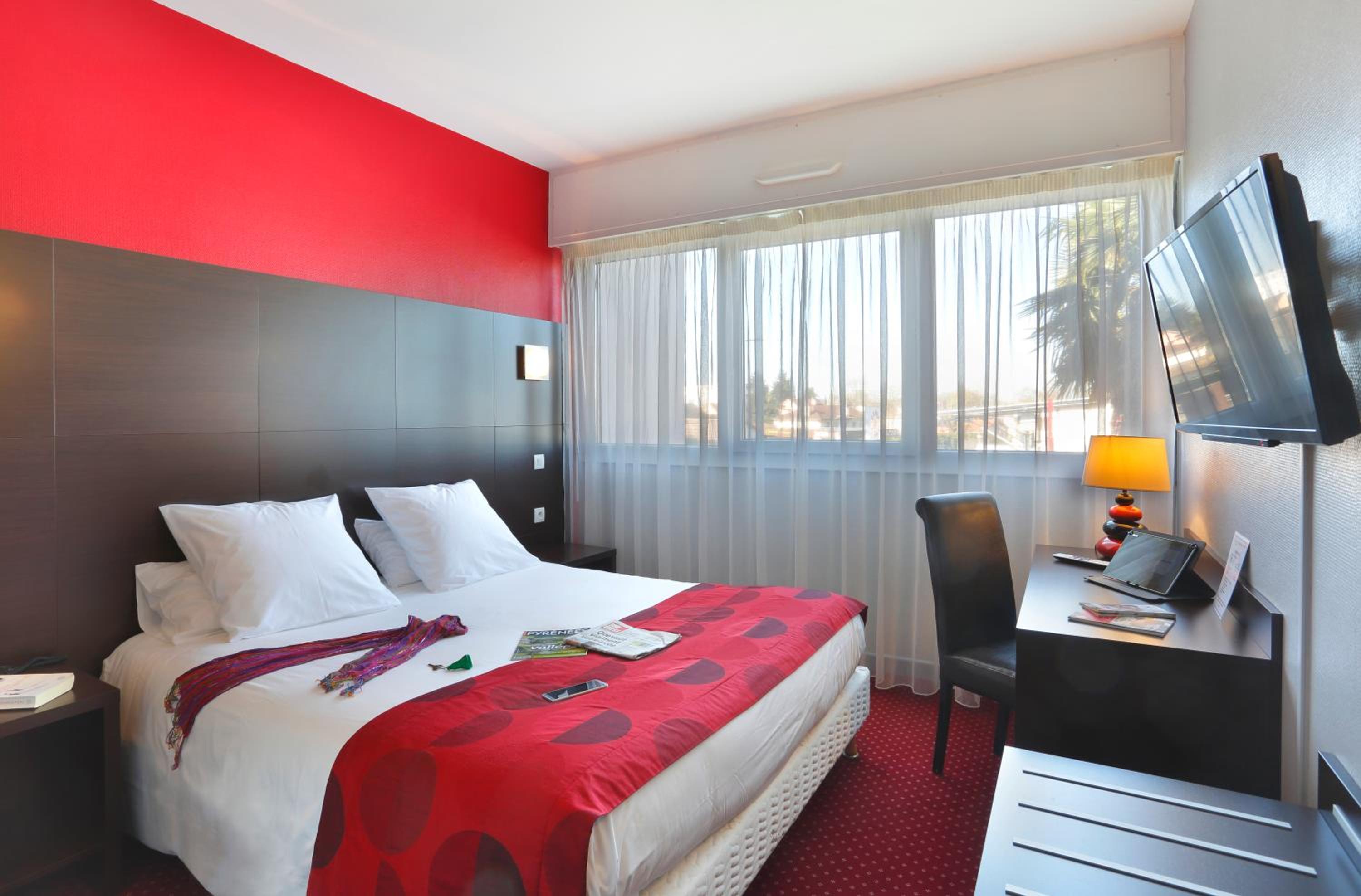 Pau Vacations - Cit'Hotel Atlantic Hotel - Property Image 20