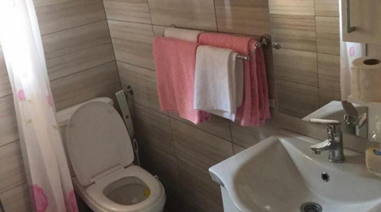 Restoran sa sobama za iznajmljivanje MALI RAJ