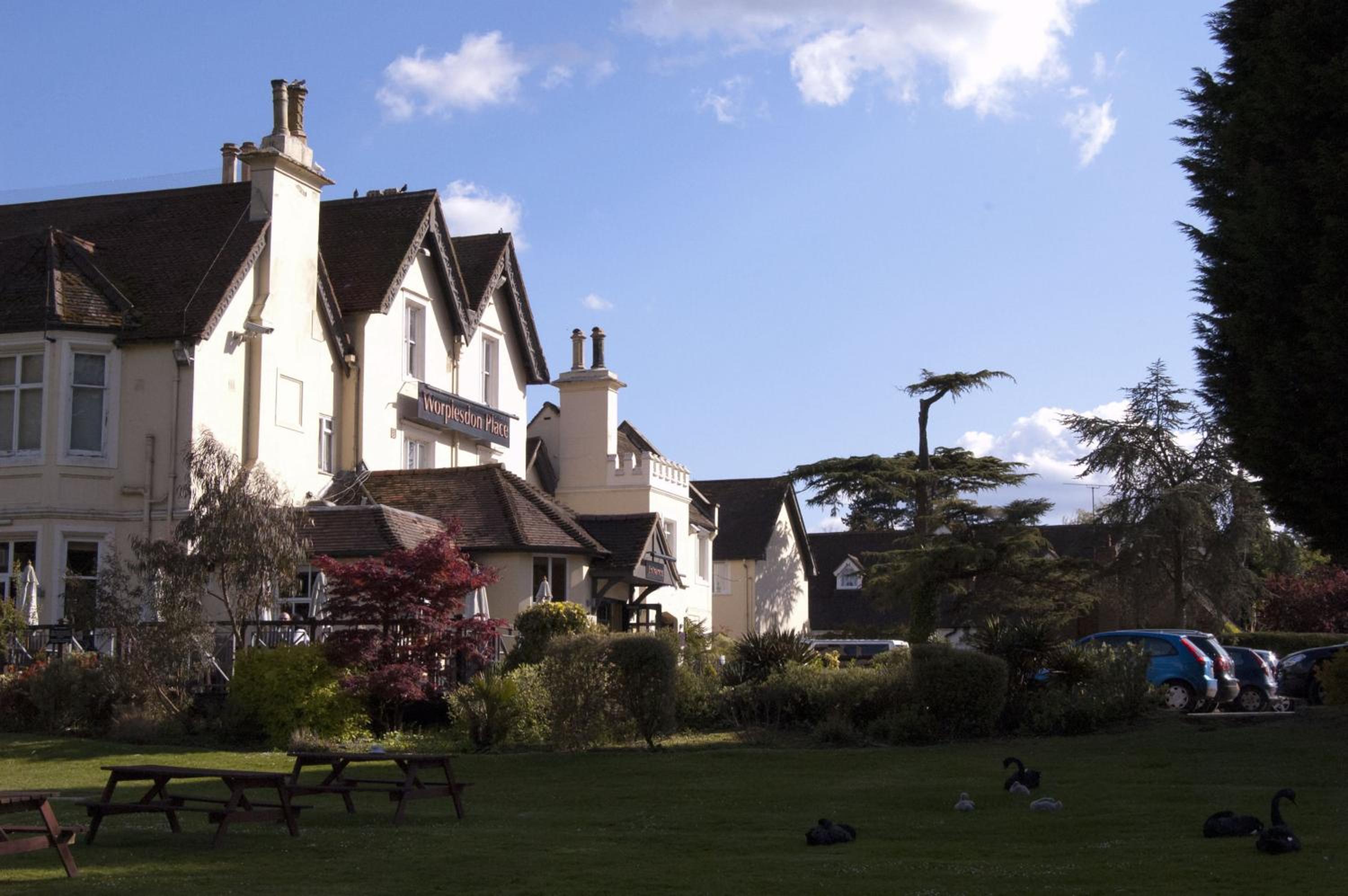 Guildford Vacations - Worplesdon Place Hotel - Property Image 4