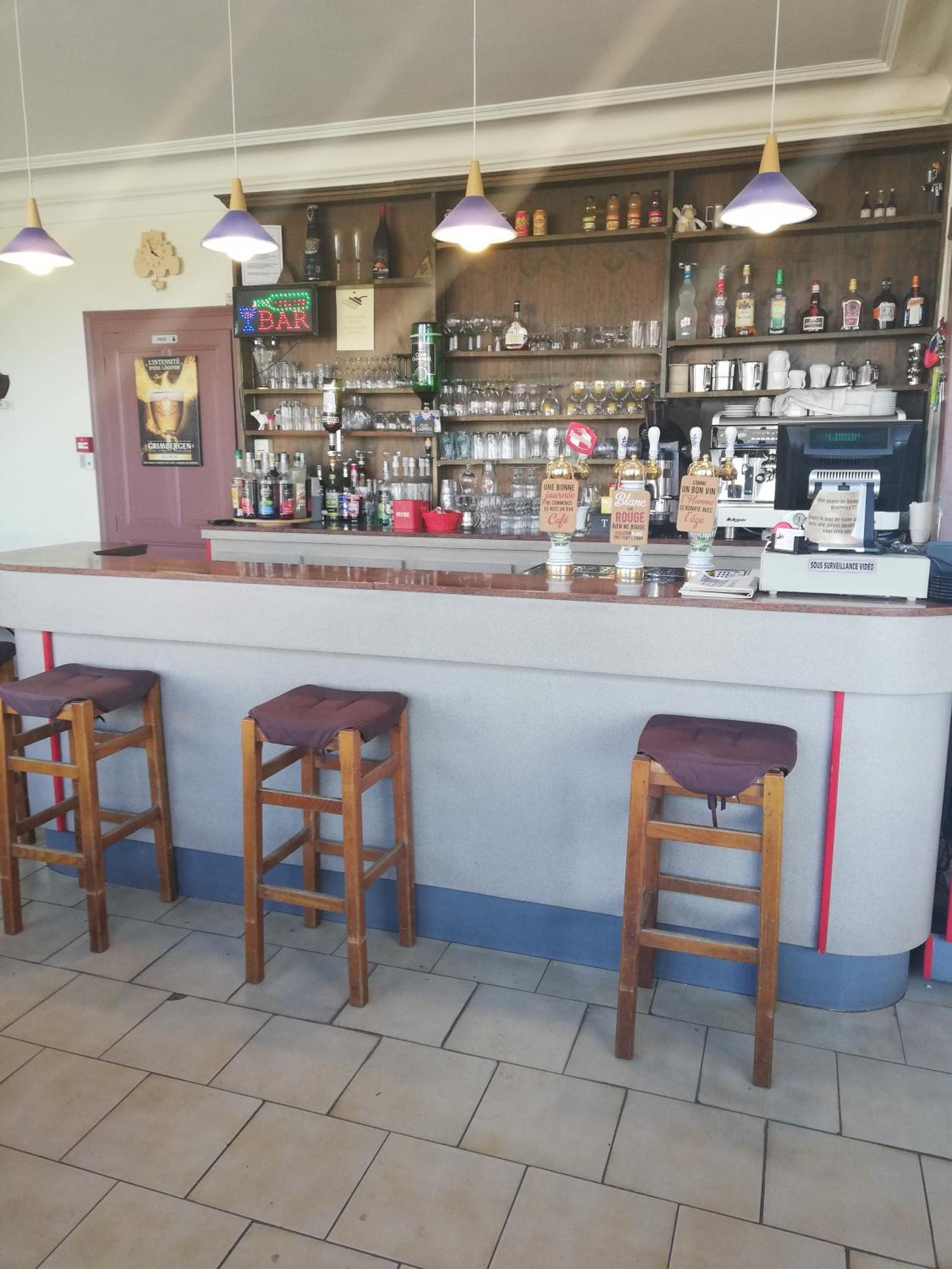 bar