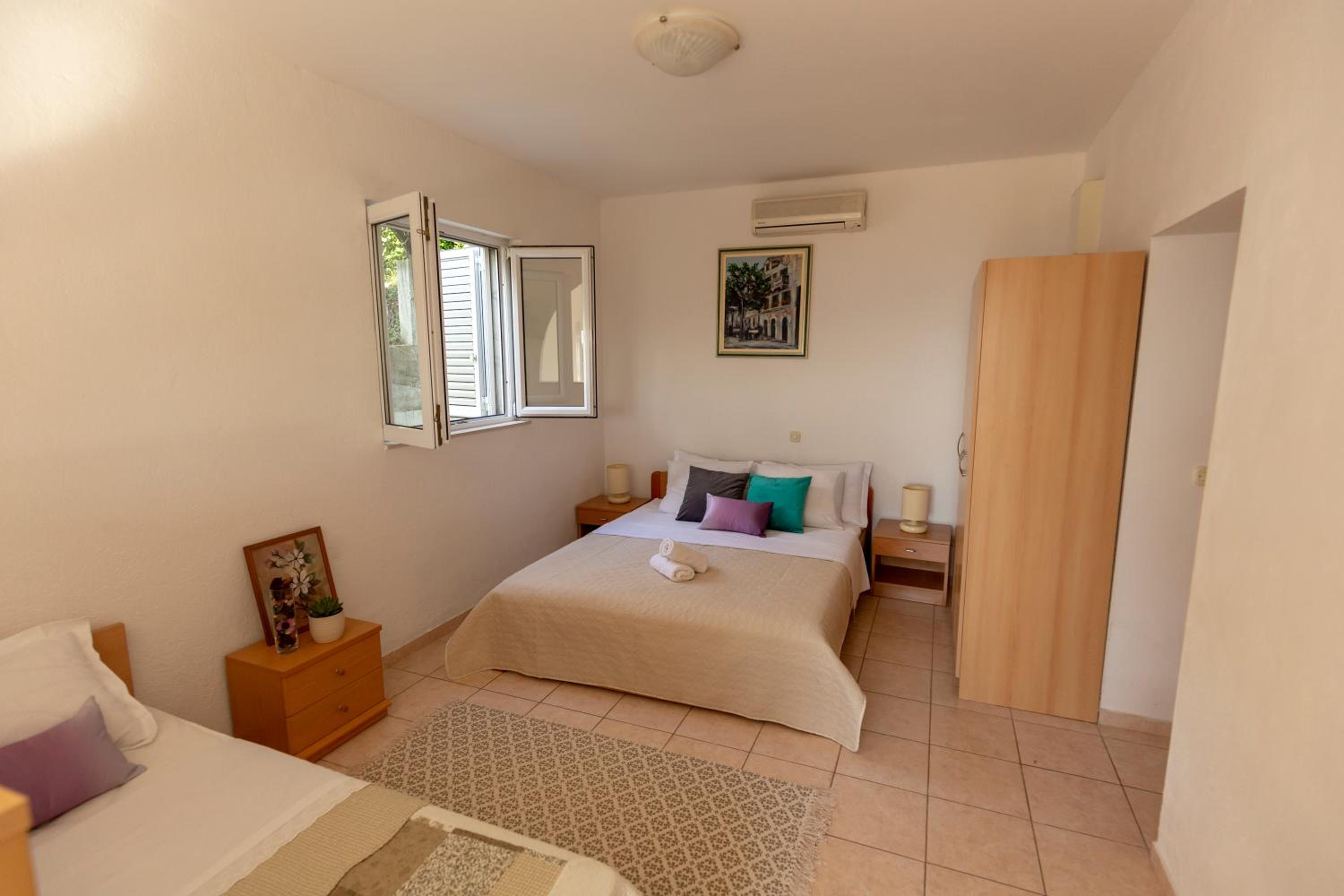 Apartmani Maja view 3