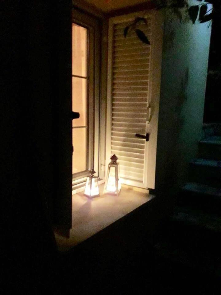 BETTY'S HOUSE