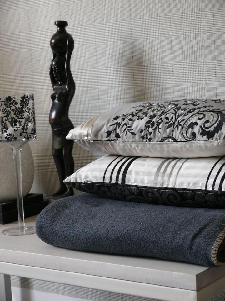 J en Kreuztal — bedroom