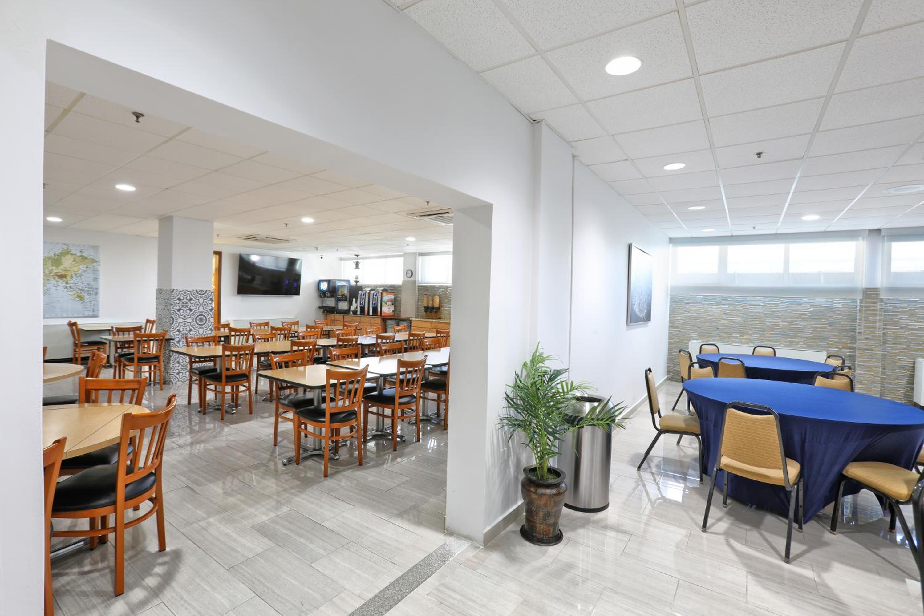 San Juan Airport Hotel - Property Image 30