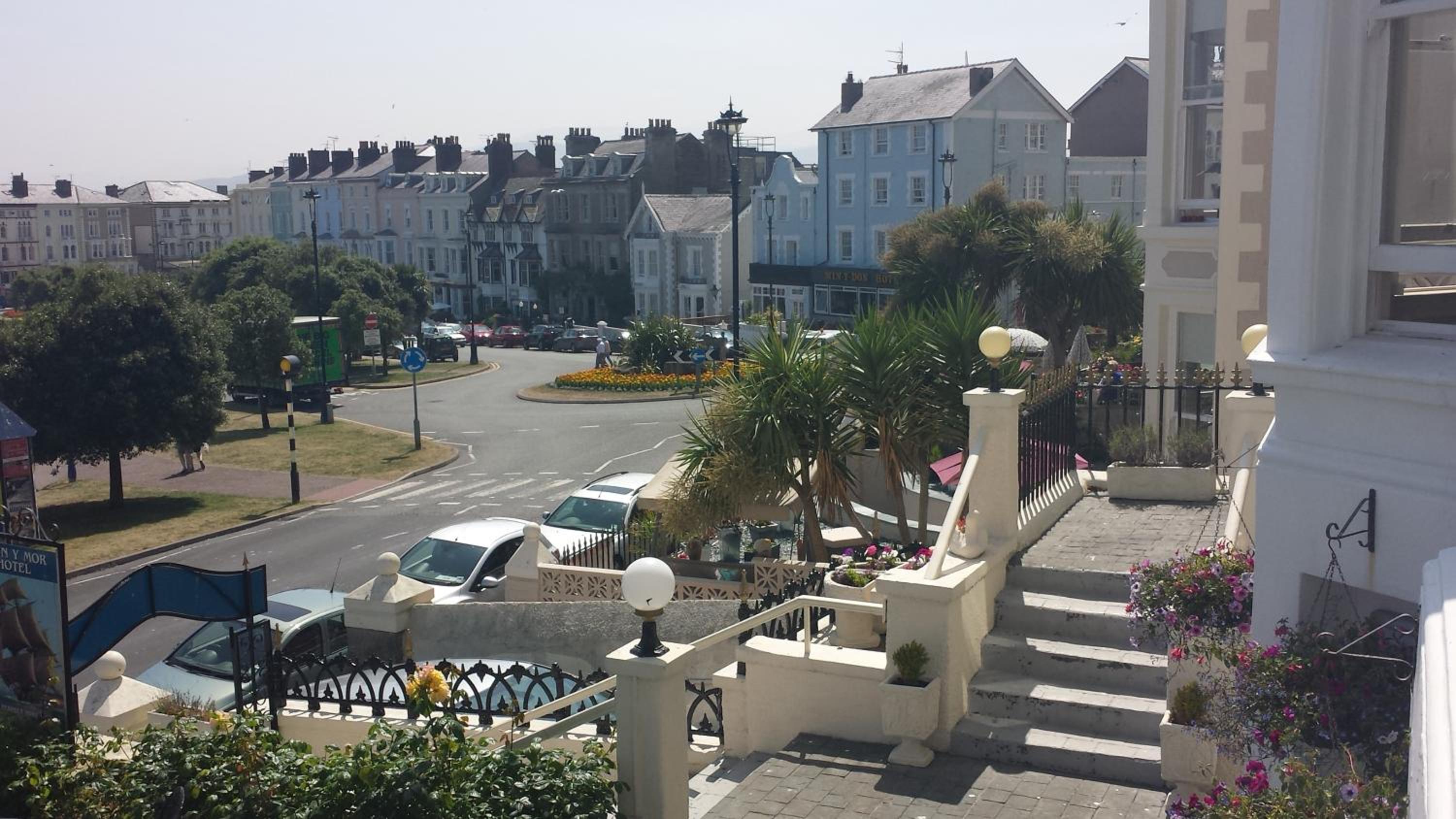 Bryn-Y-Mor Hotel view 4