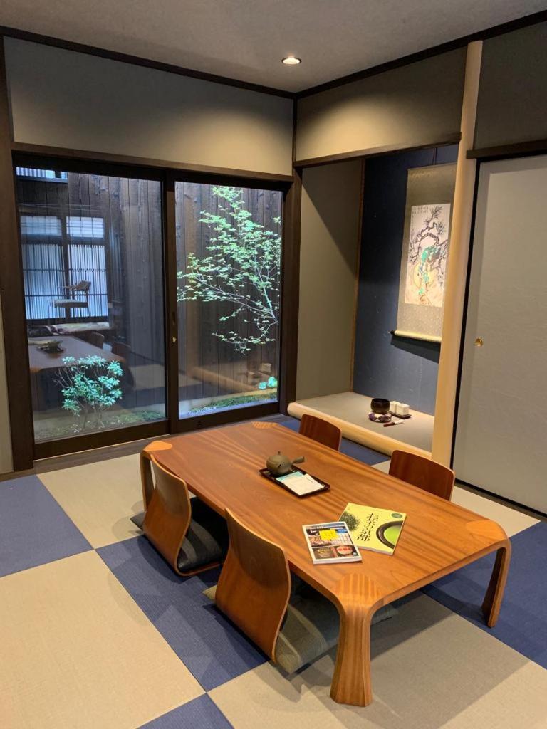 Chizuruan view 4