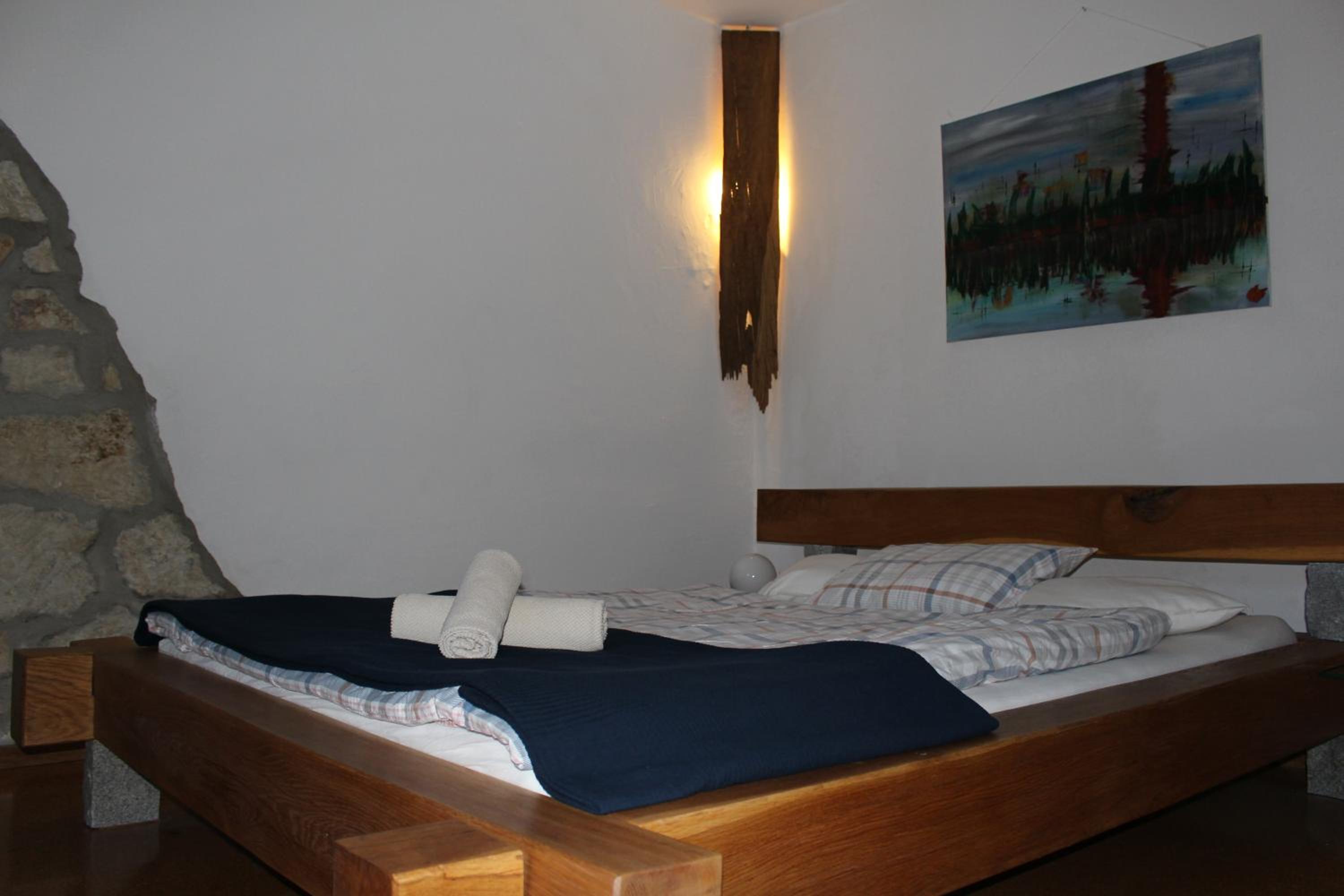 Photo 33