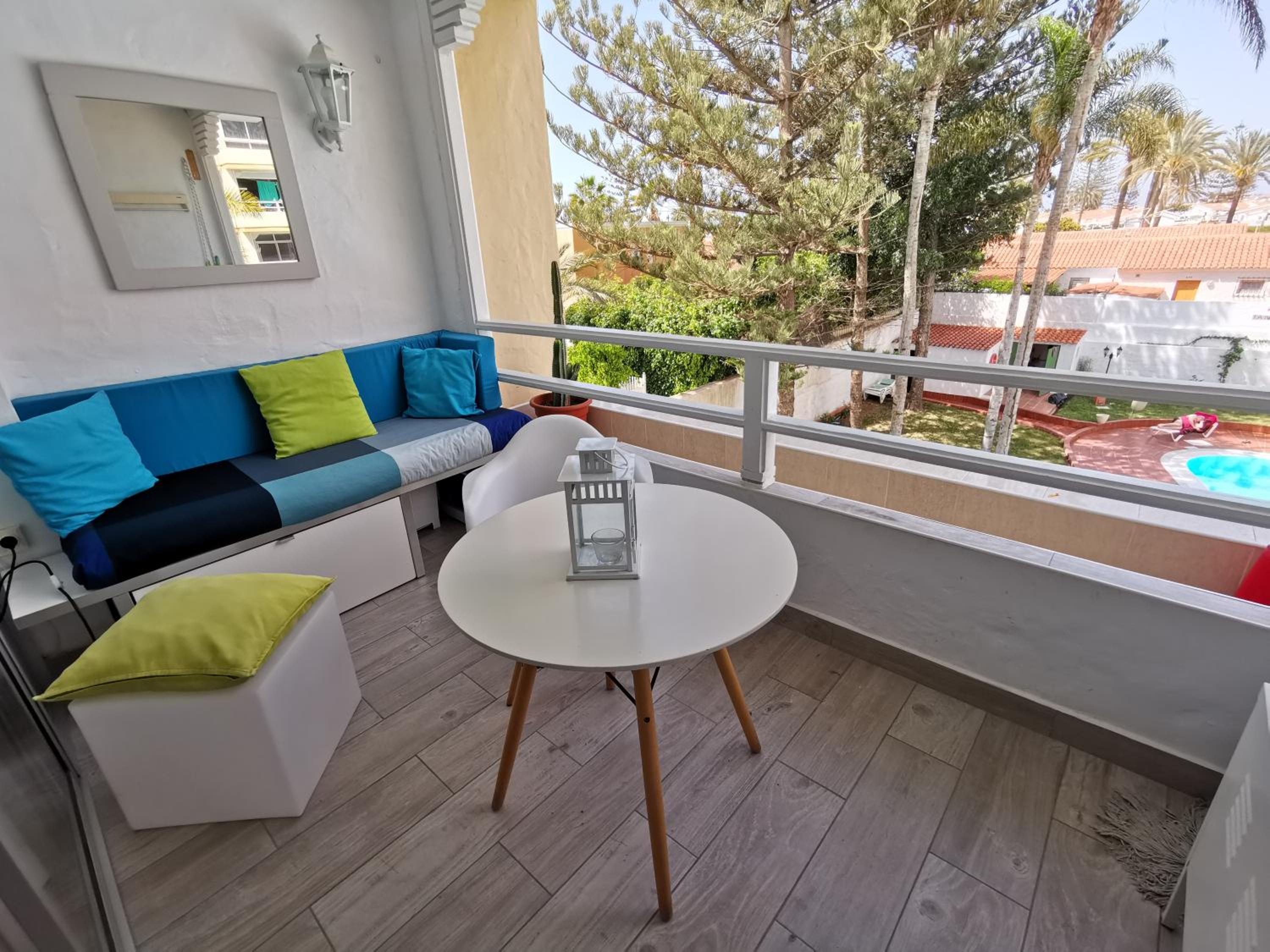 Hotel KEVIN'S HOUSE - front of YUMBO center in Maspalomas - Playa del Ingles - Image 1