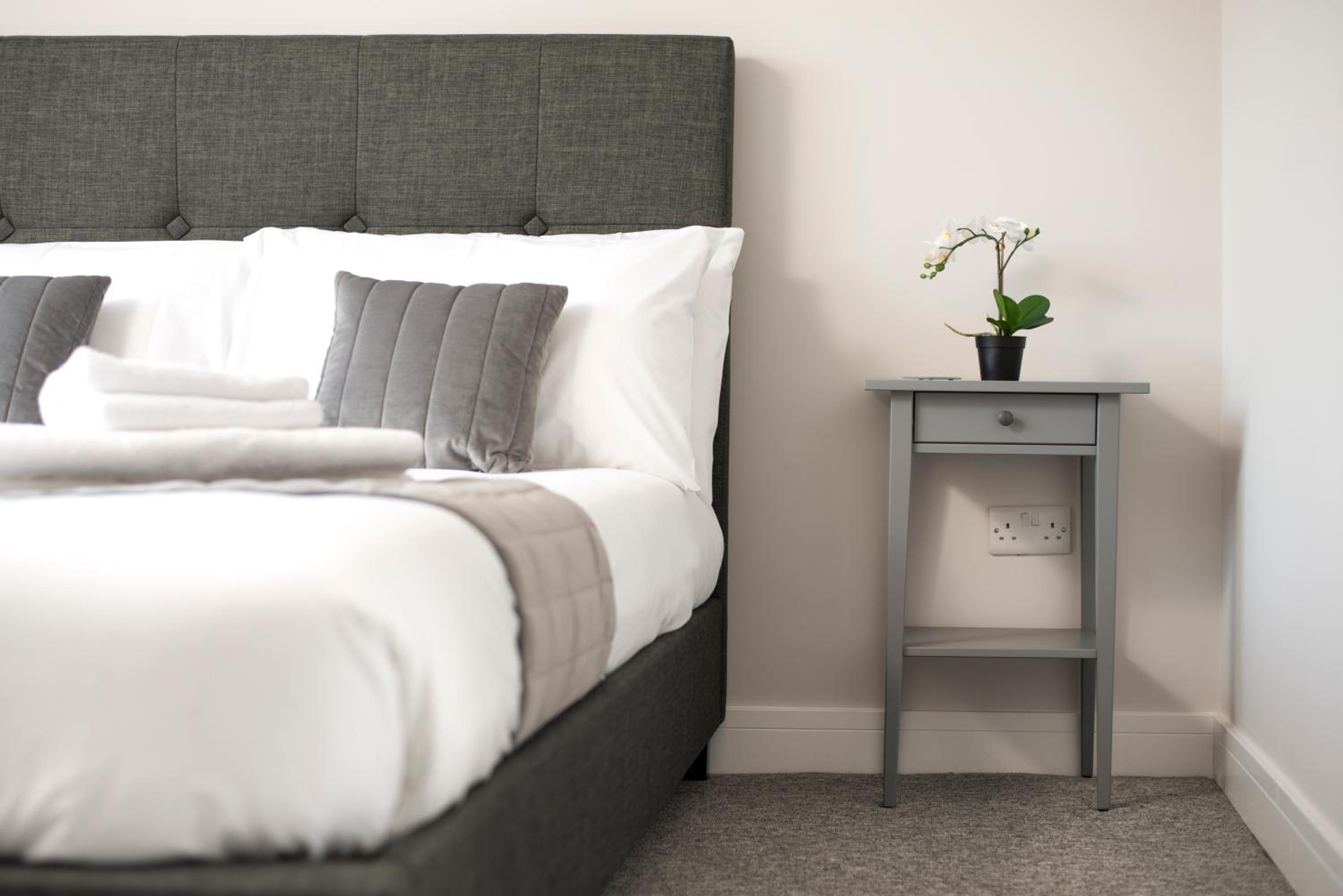 Morley Cottage - Modern 3 bedroom, 2 bathroom house with garden in Southsea, Portsmouth view 3