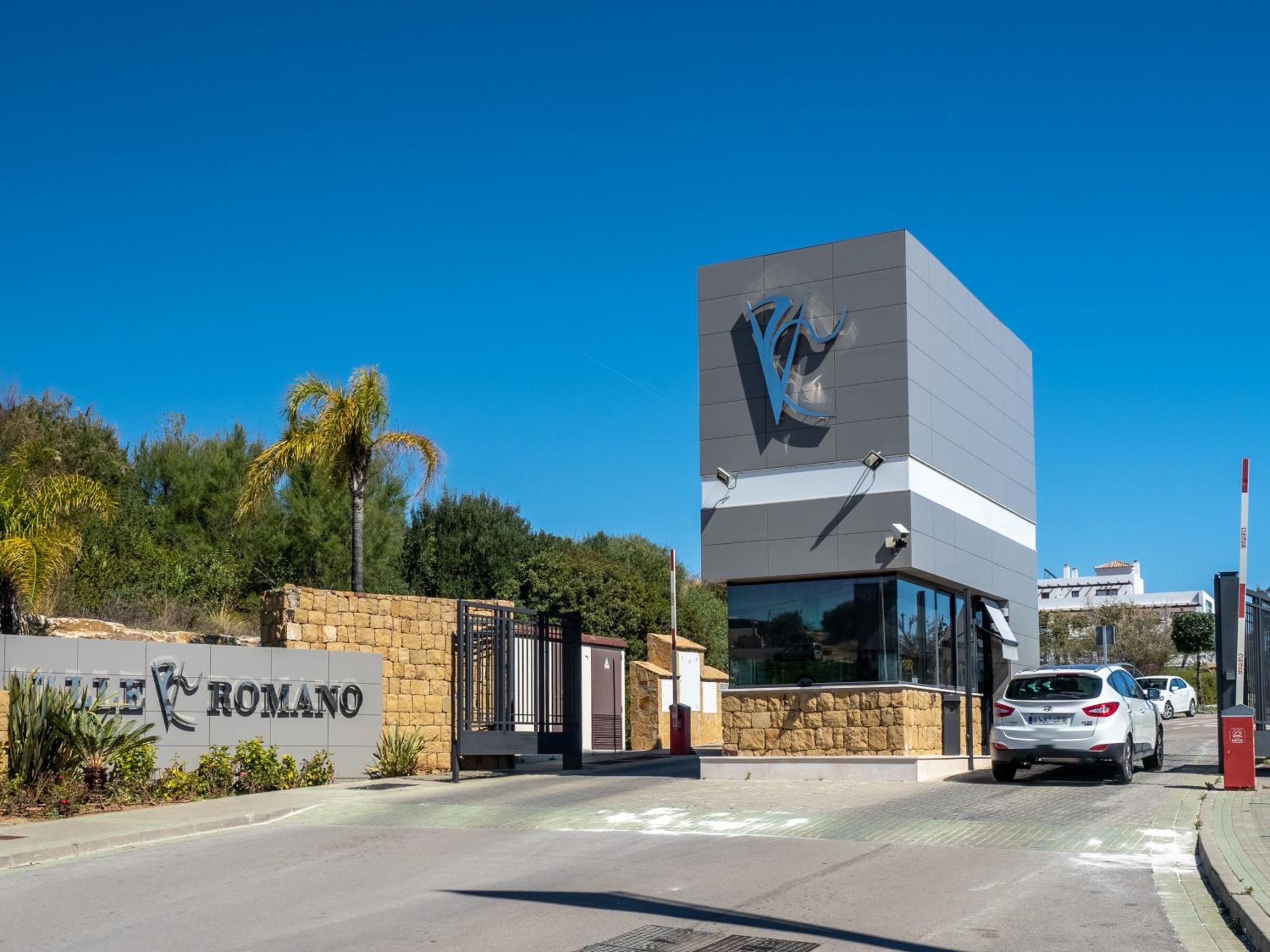 2275-Superb new apt on Valle Romano, golf view view 5