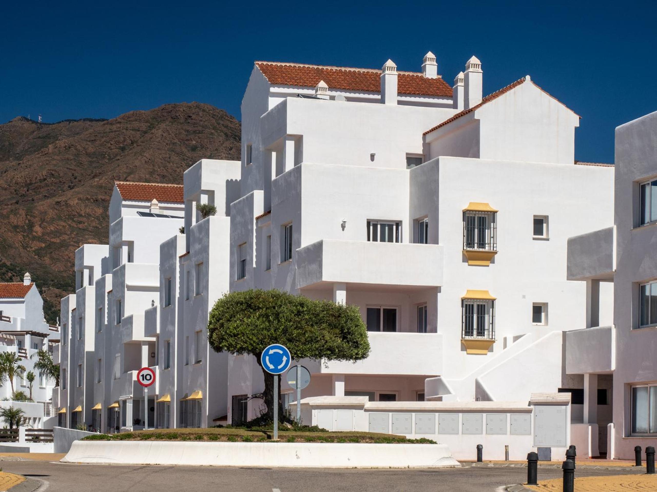 2275-Superb new apt on Valle Romano, golf view view 3