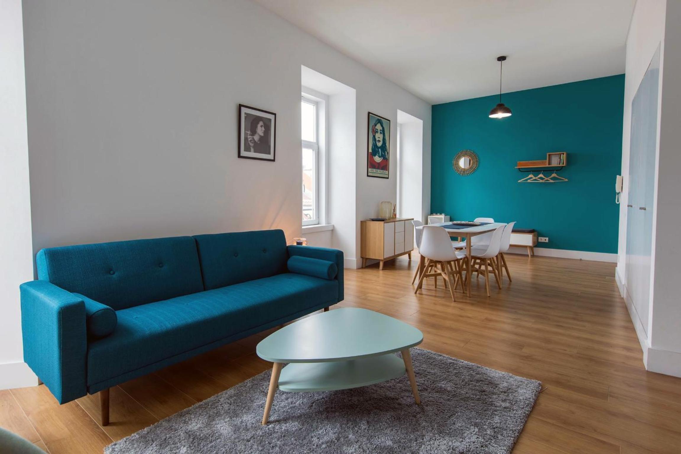 Sunny 3BDR Apartment in Graça by LovelyStay view 3