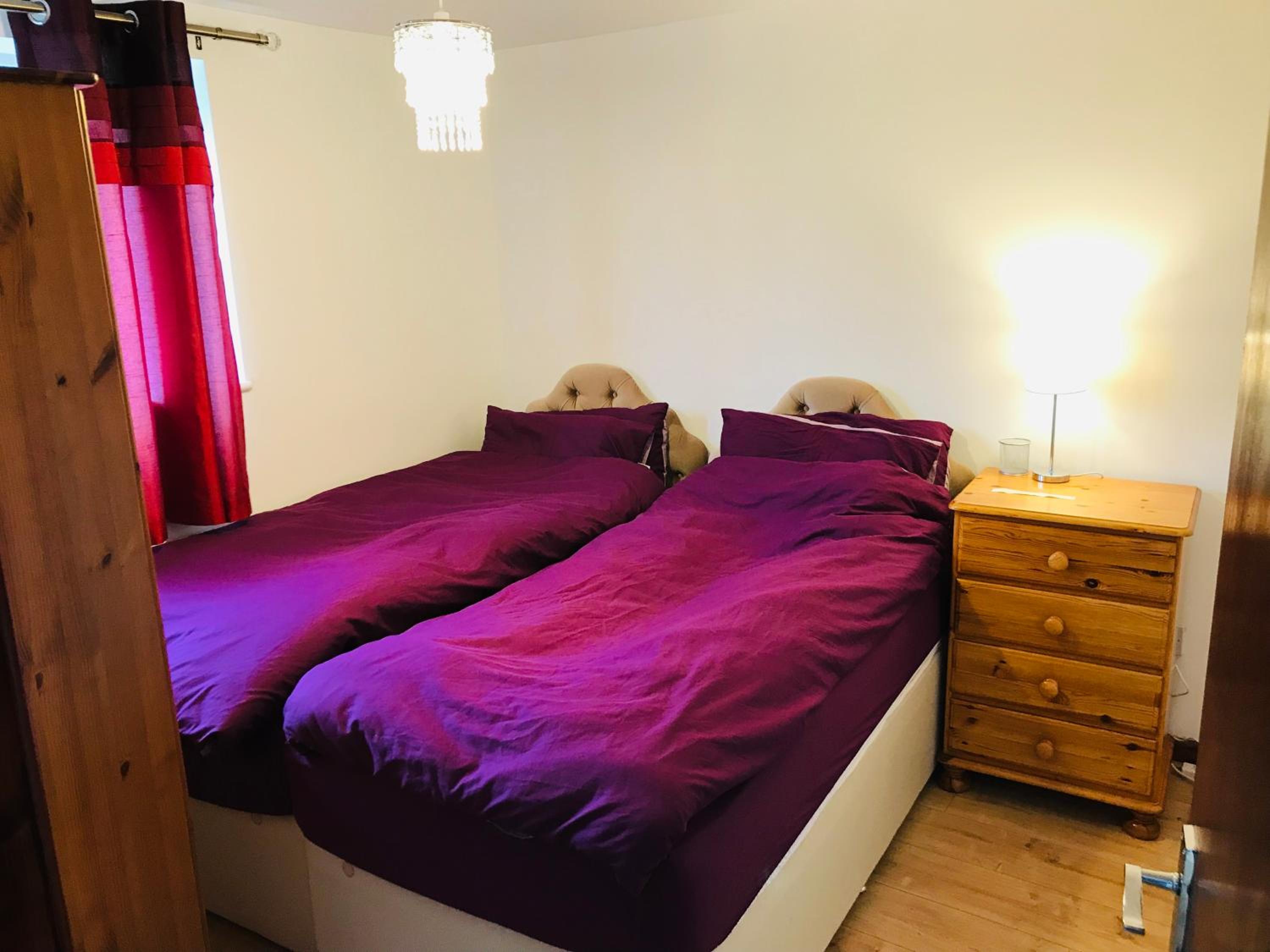 Oxford Vacations - Twin or Single Private Room Near Brookes University, Oxford Hospitals and EF Language College, Headington Oxford B - Property Image 1