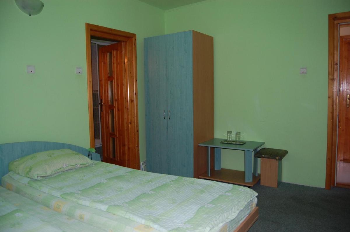 Photo 44