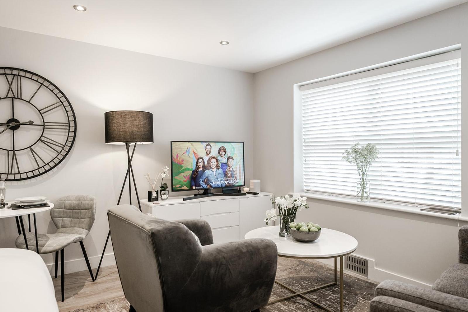 Tailored Stays - Central Cambridge Studios, Free Parking view 5