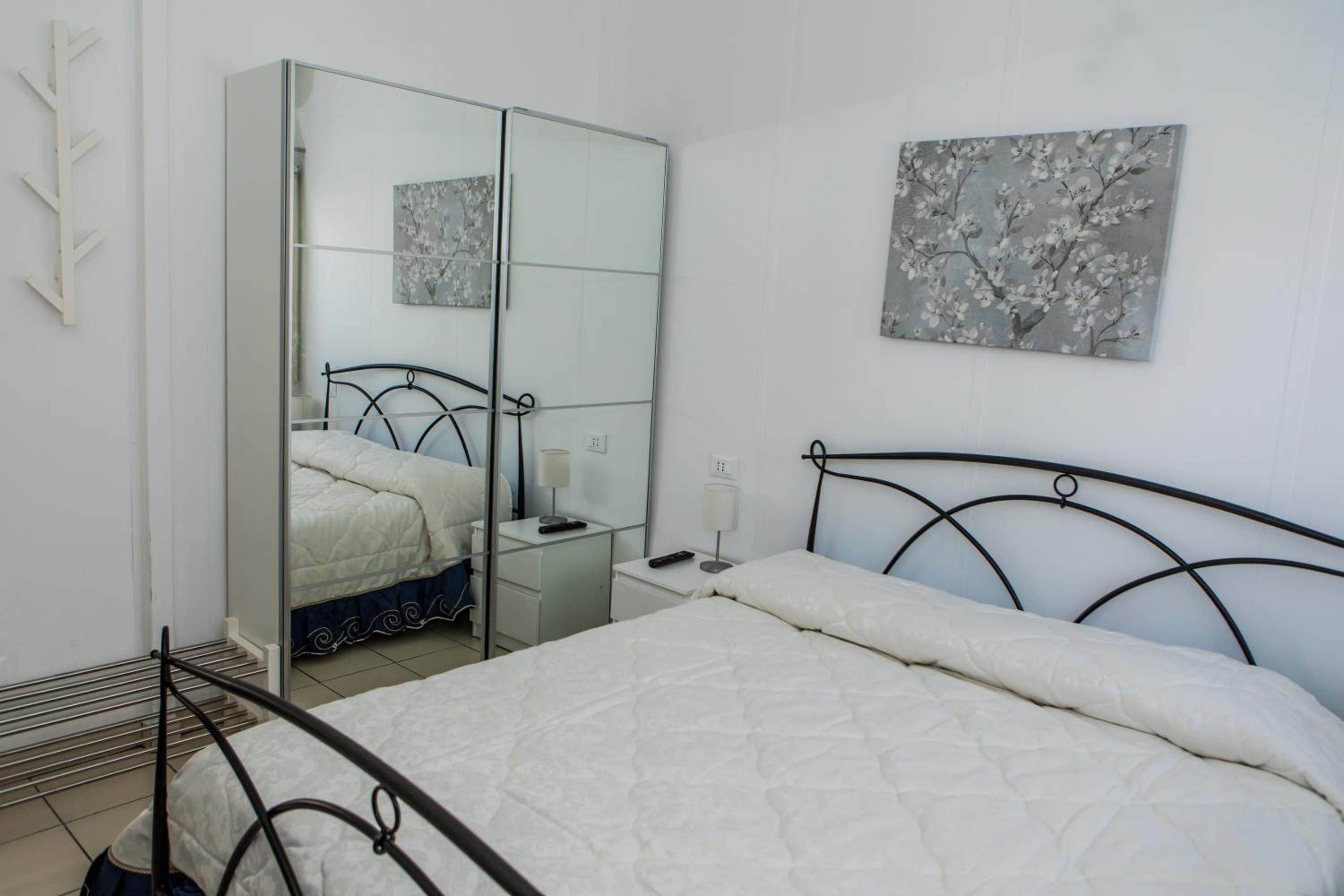 Veda elegant rooms - Image 2