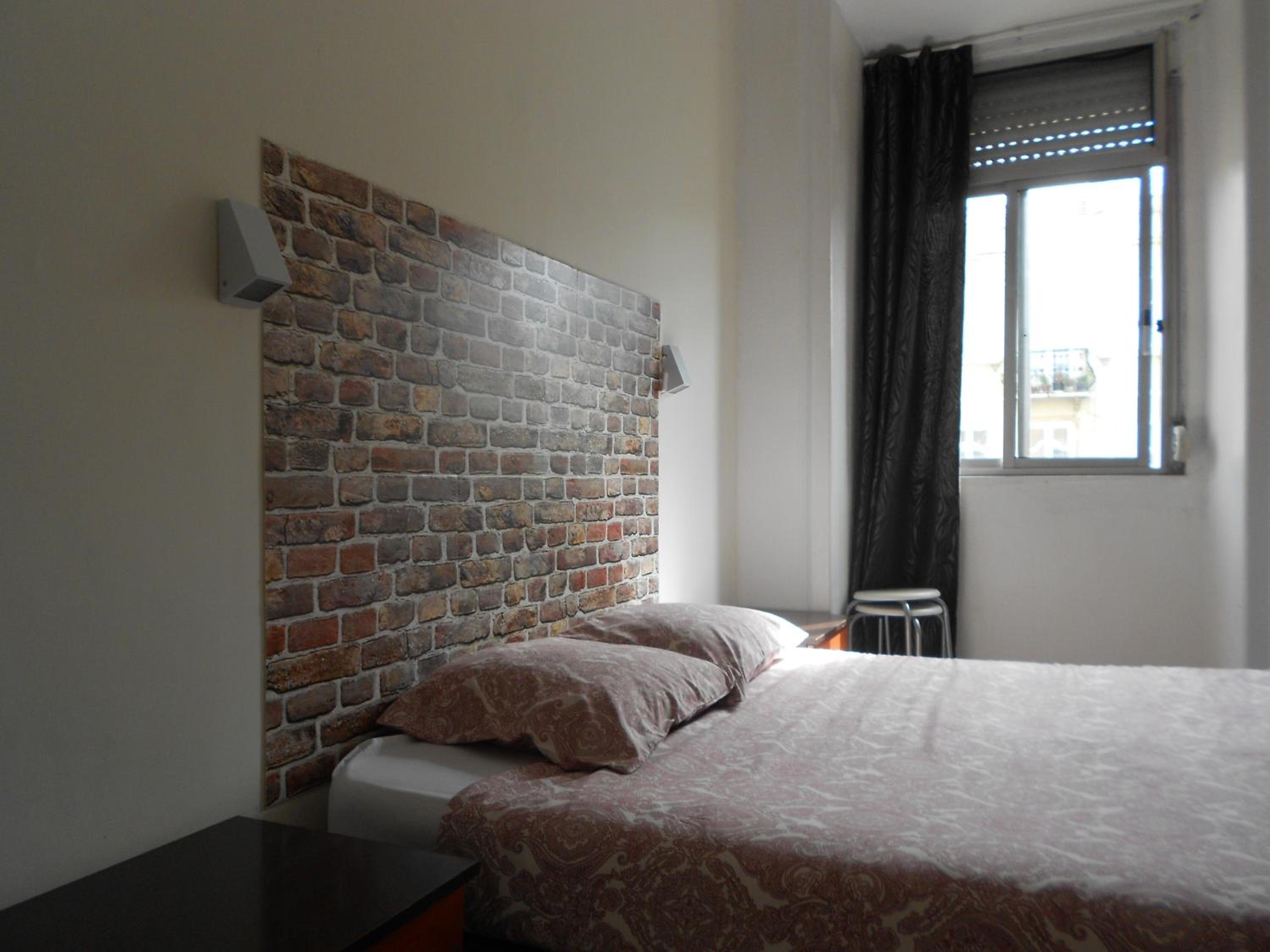 Crescent Rooms