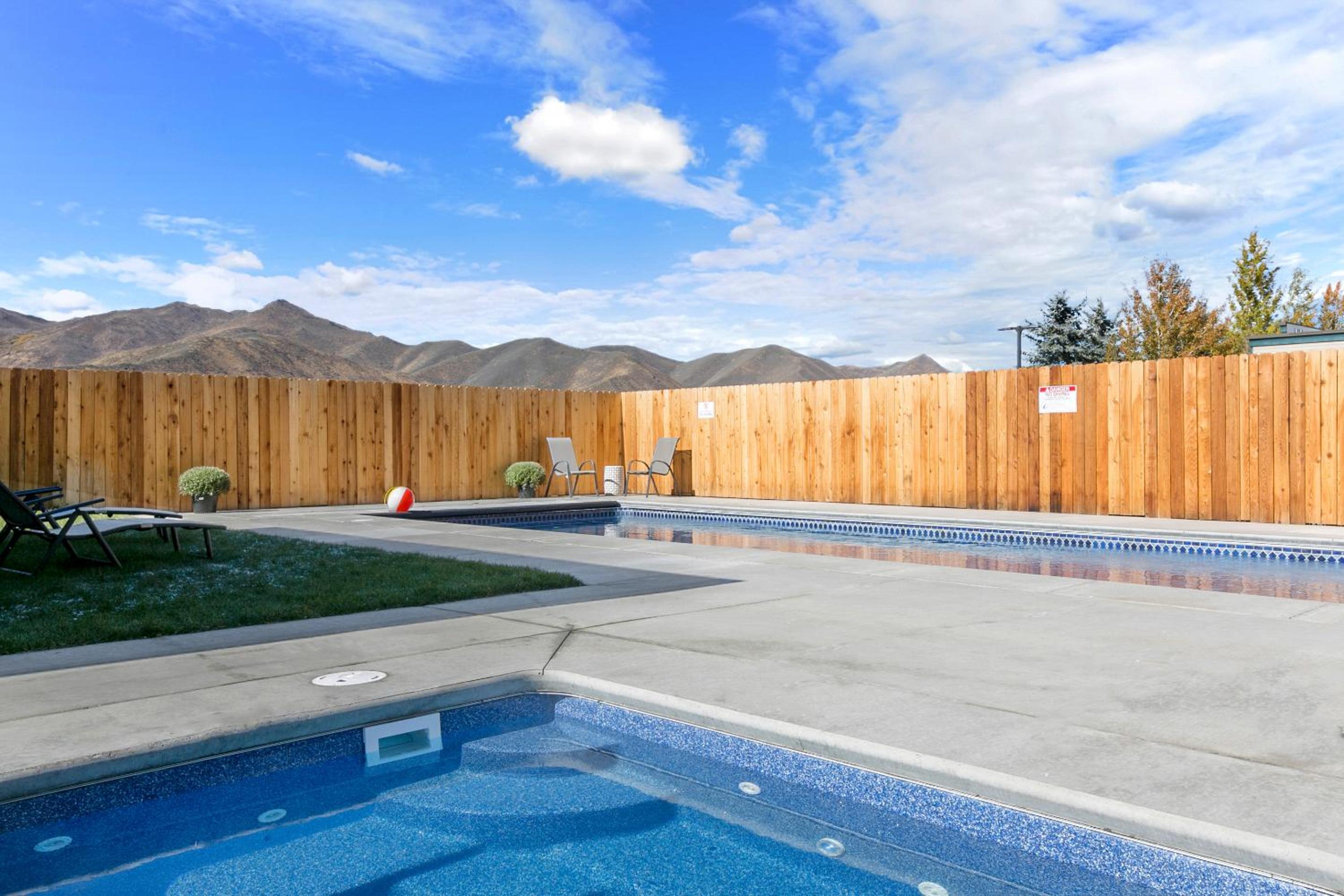 Silver Creek Hotel - Property Image 29