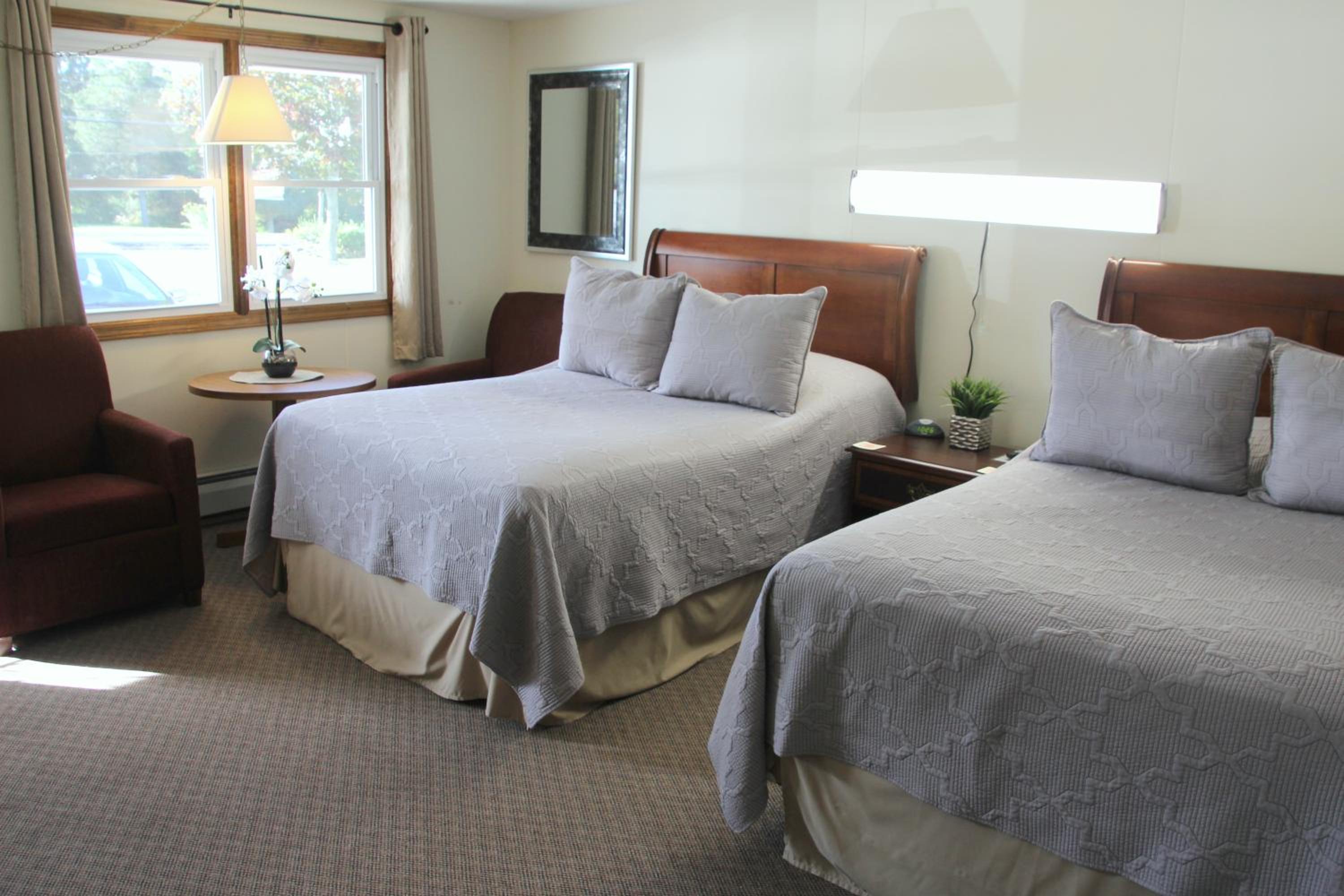 All Seasons Inn
