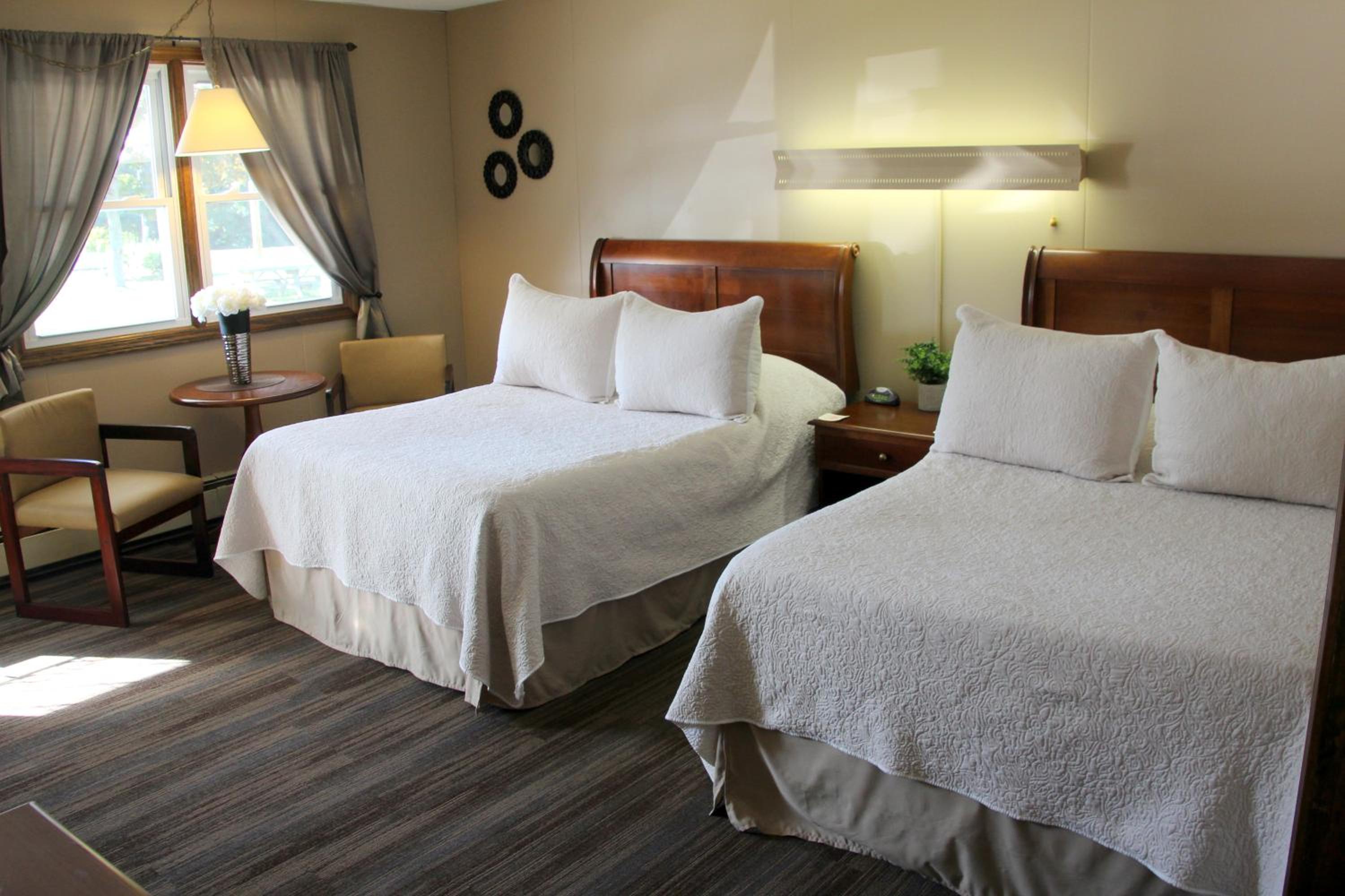 All Seasons Inn