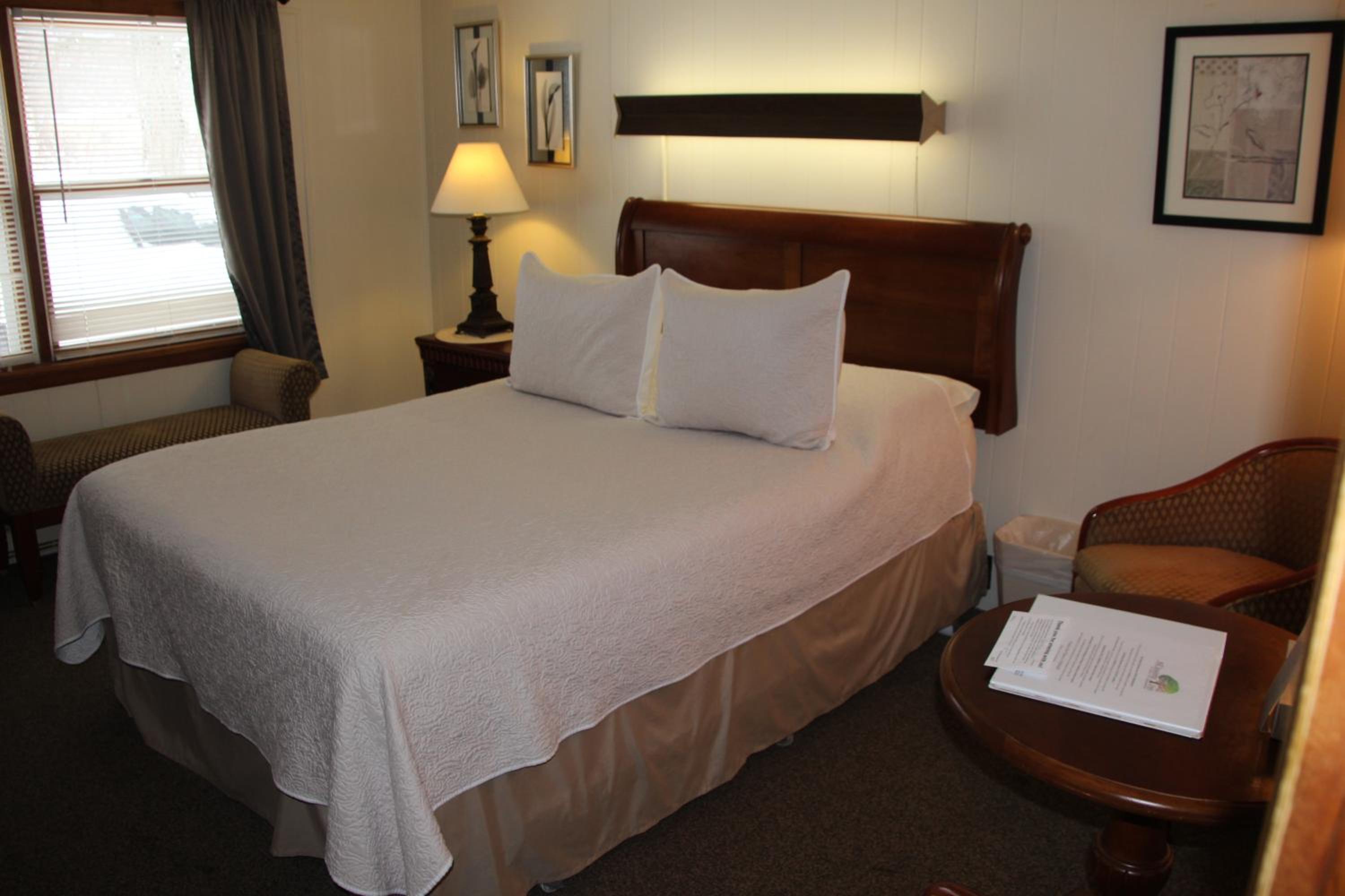 All Seasons Inn