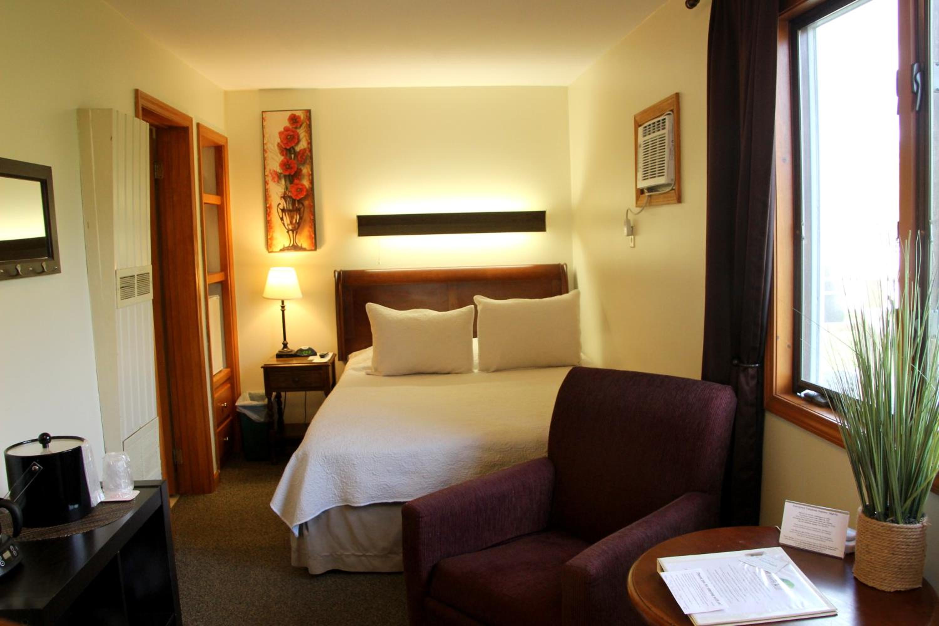 All Seasons Inn