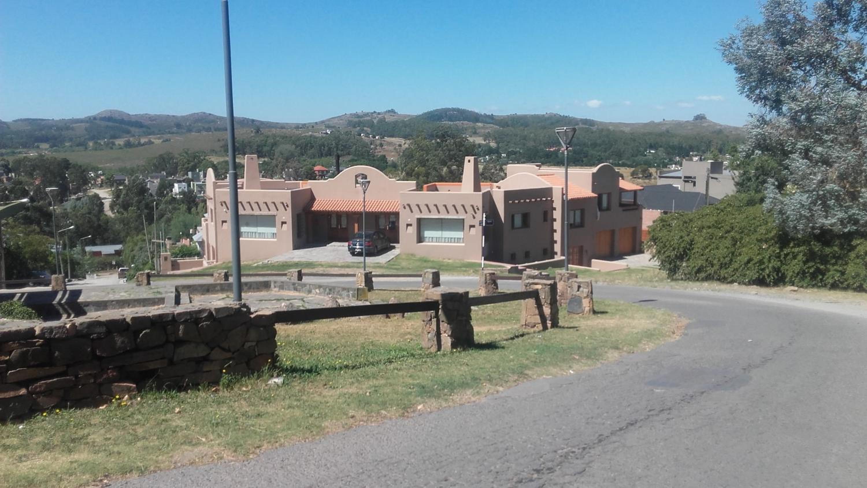 Hotel Habitación Caléndulas- Hospedaje Lo De Juan Y Mabel - Image 1