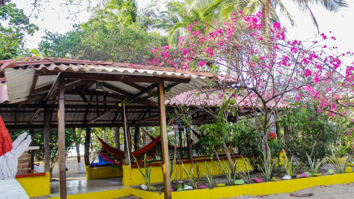 Playa Samara Hostel