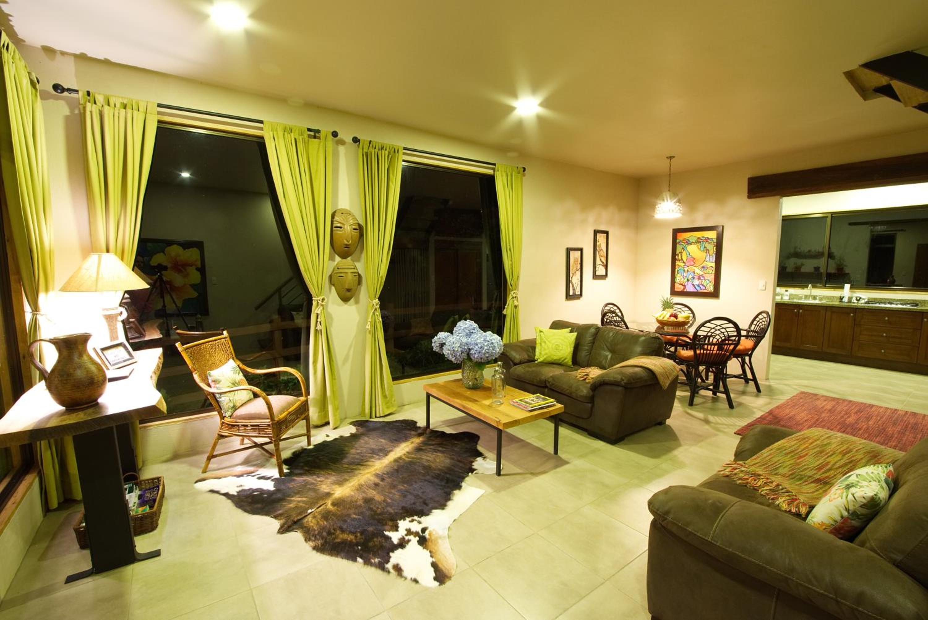 Monteverde Casa Mia, near main attractions and town!