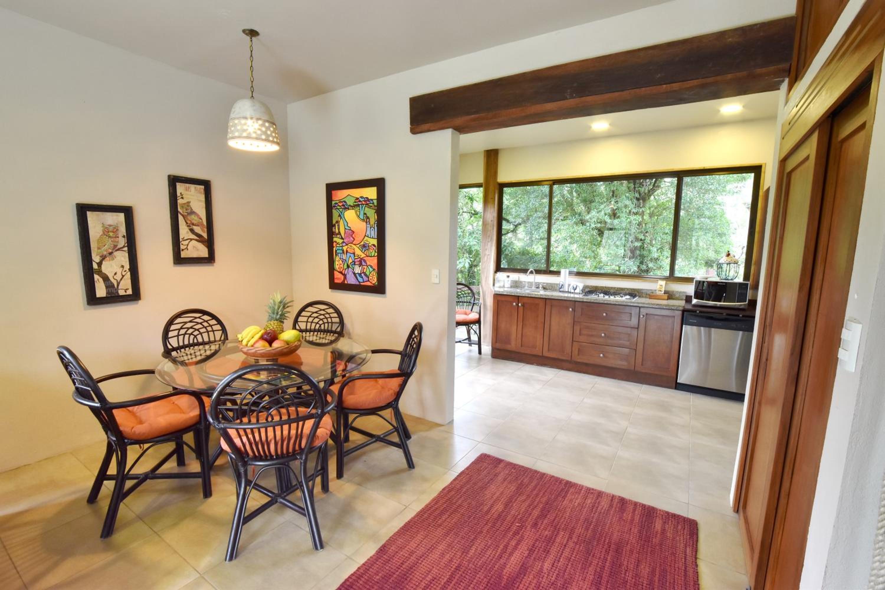 Monteverde Casa Mia, near main attractions and town!