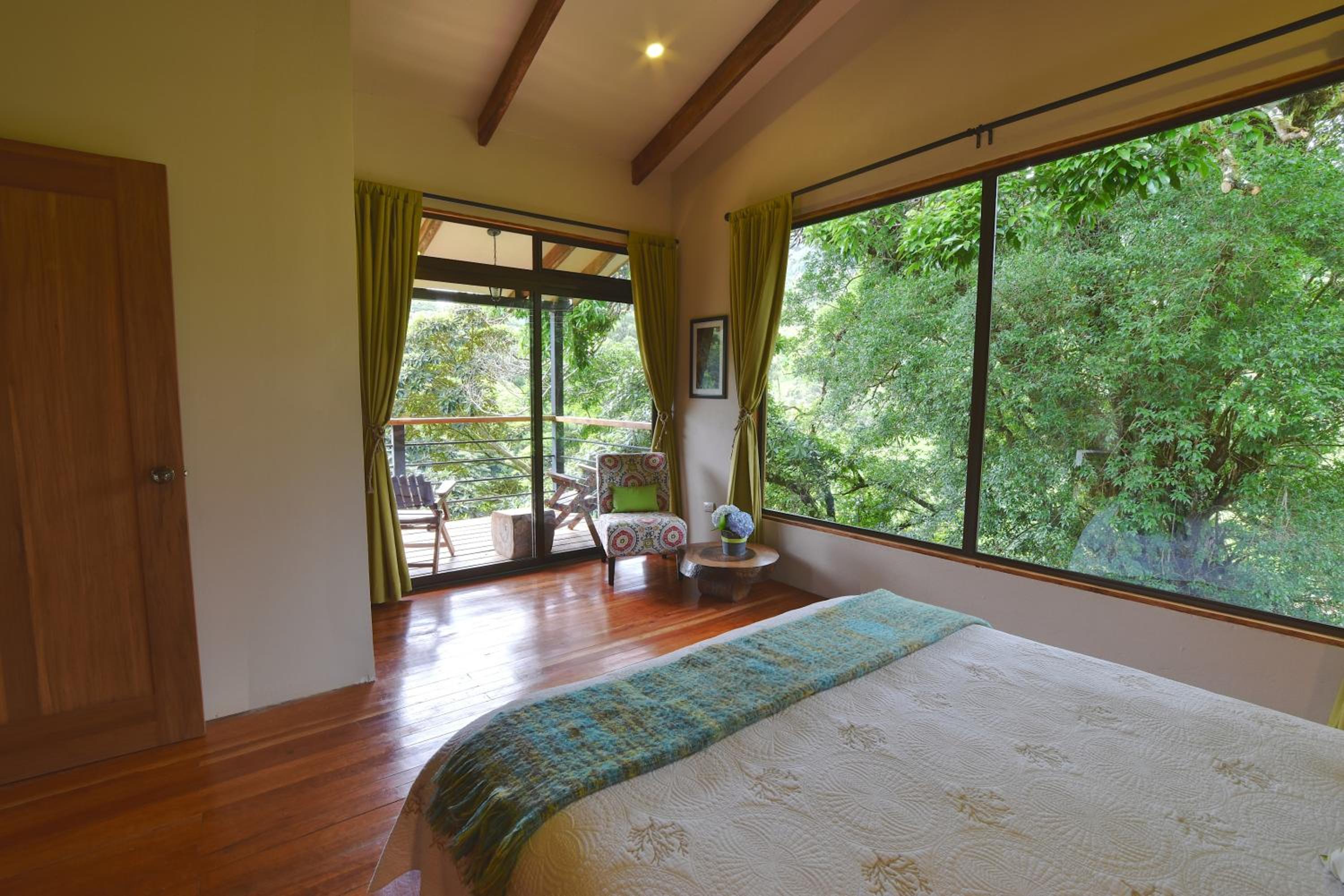 Monteverde Casa Mia, near main attractions and town!