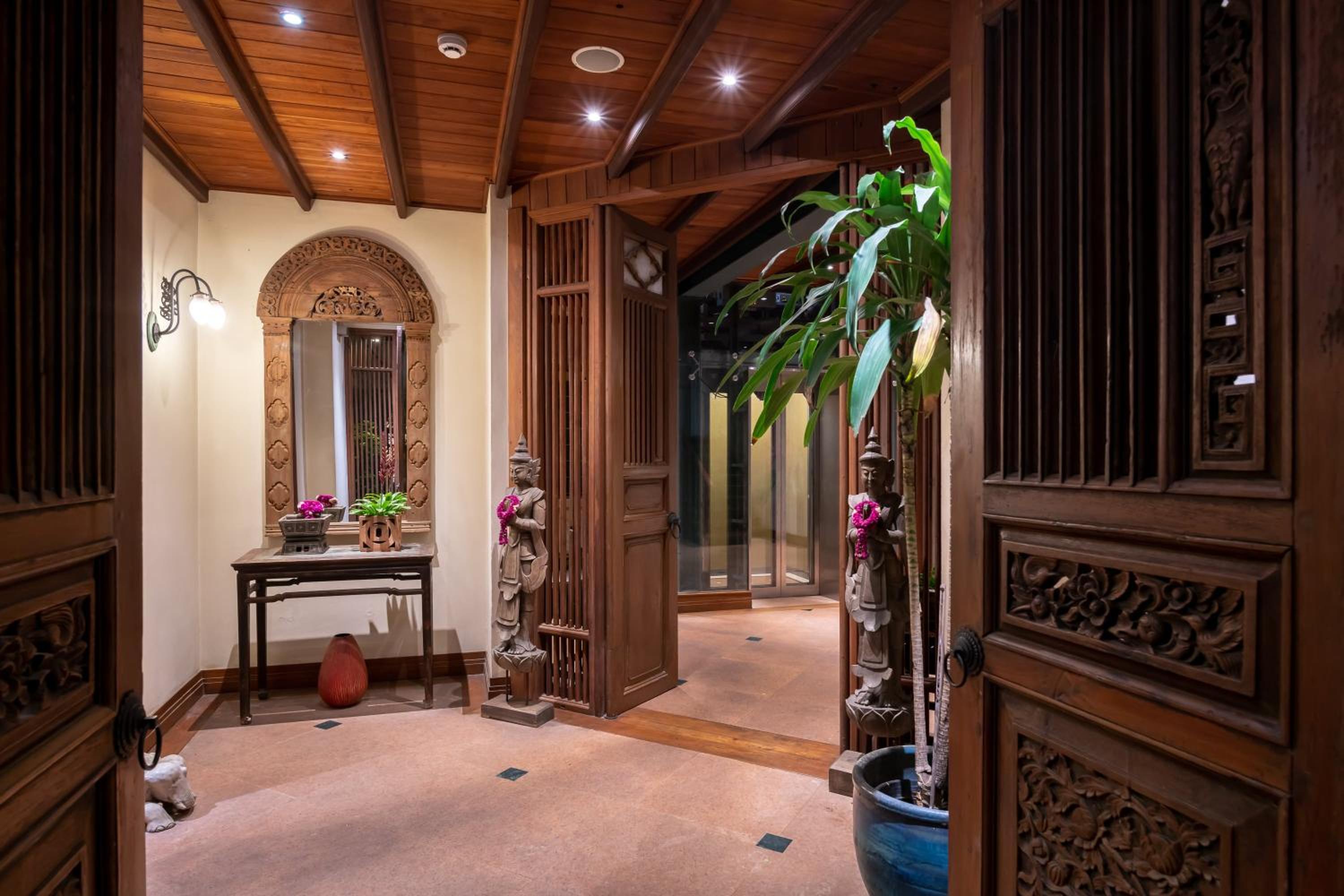 Ariyasom Villa