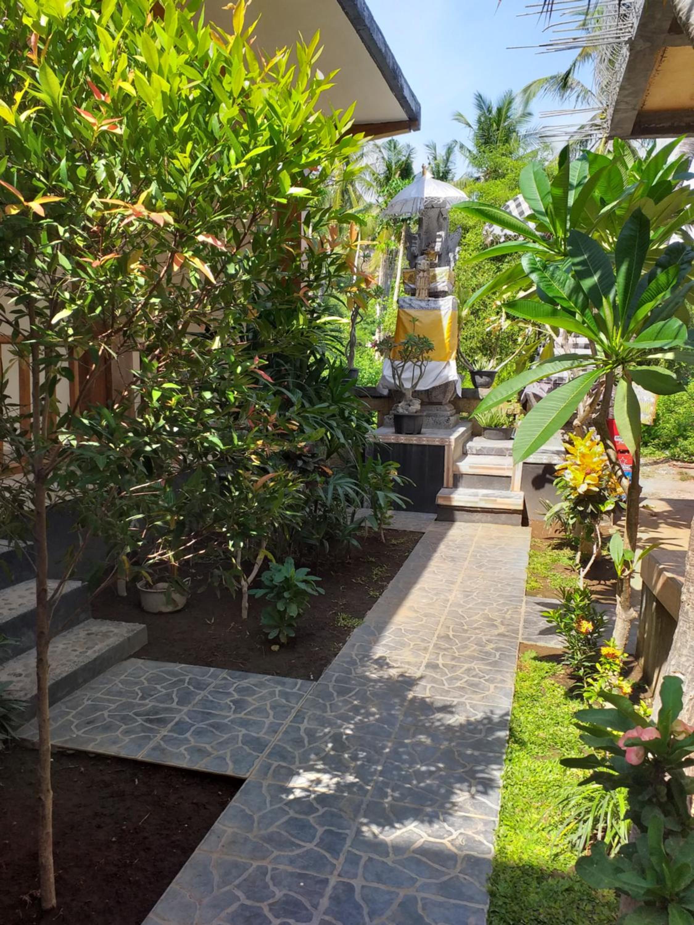 Warung Win Beach & Homestay view 2