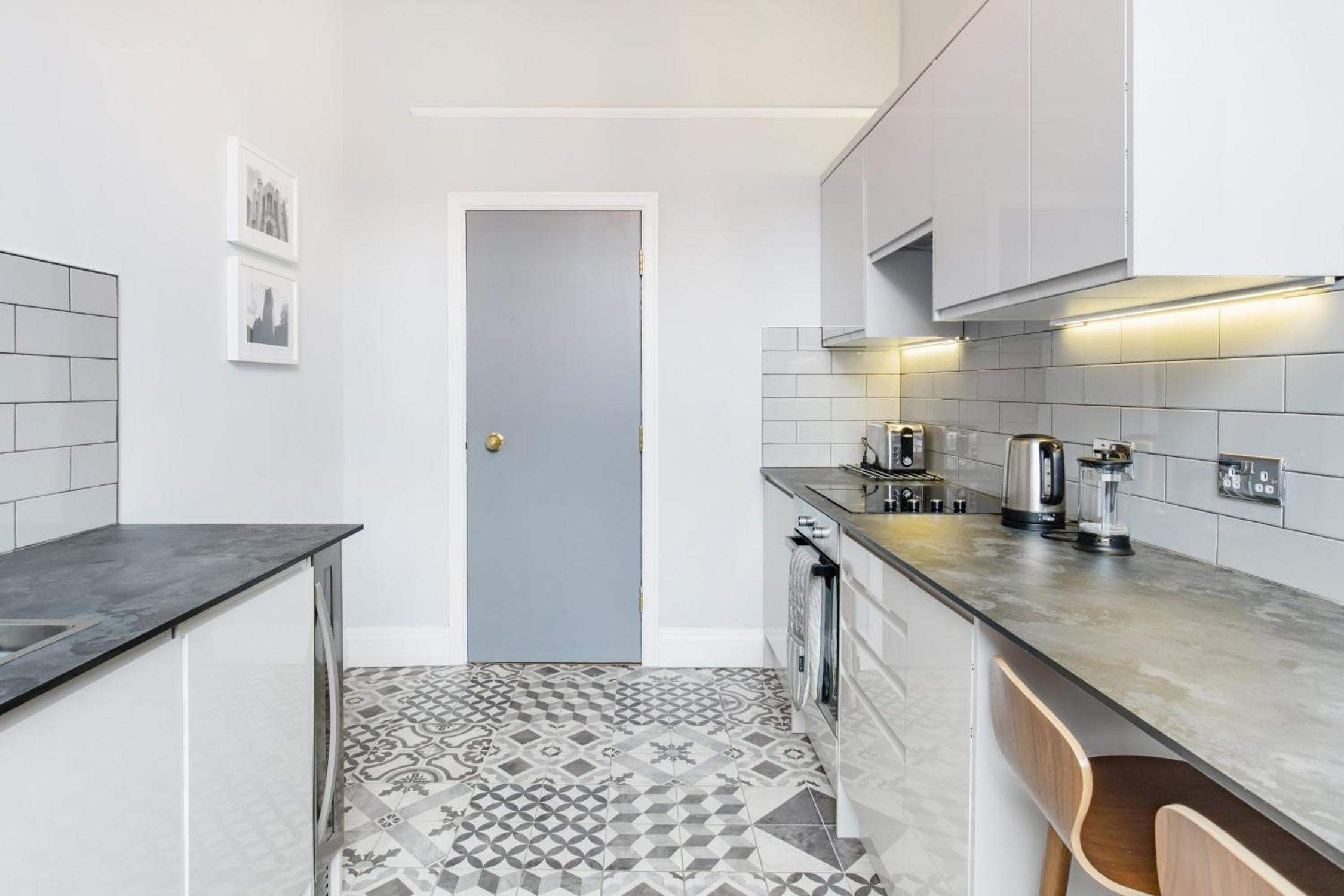 The Corson at Claremont Apartments, photo 9