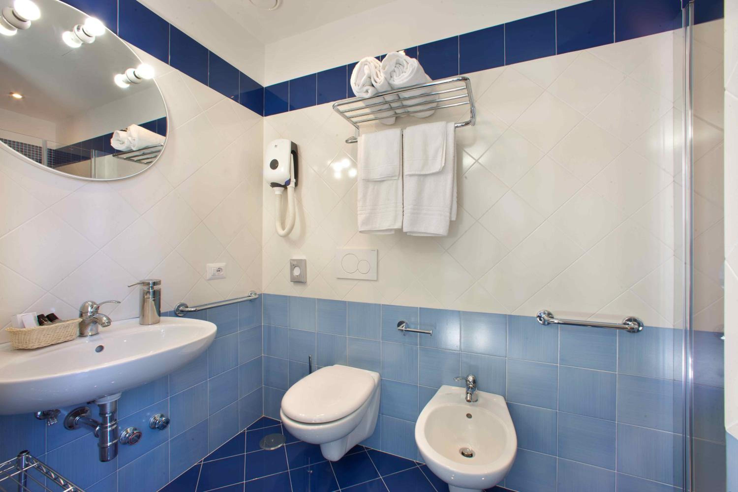 Al Centro Suites