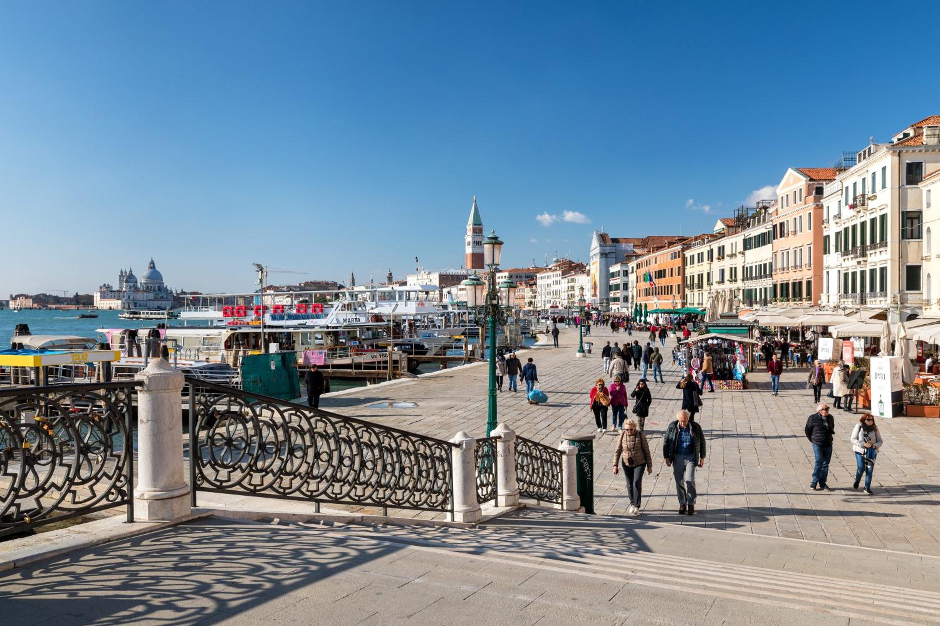 Biennale 1 & 2 , Elegant Apartments 15 min walk from St Marks Square - Venice Heaven Apartments Collection