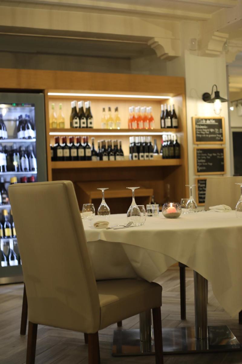 restaurant