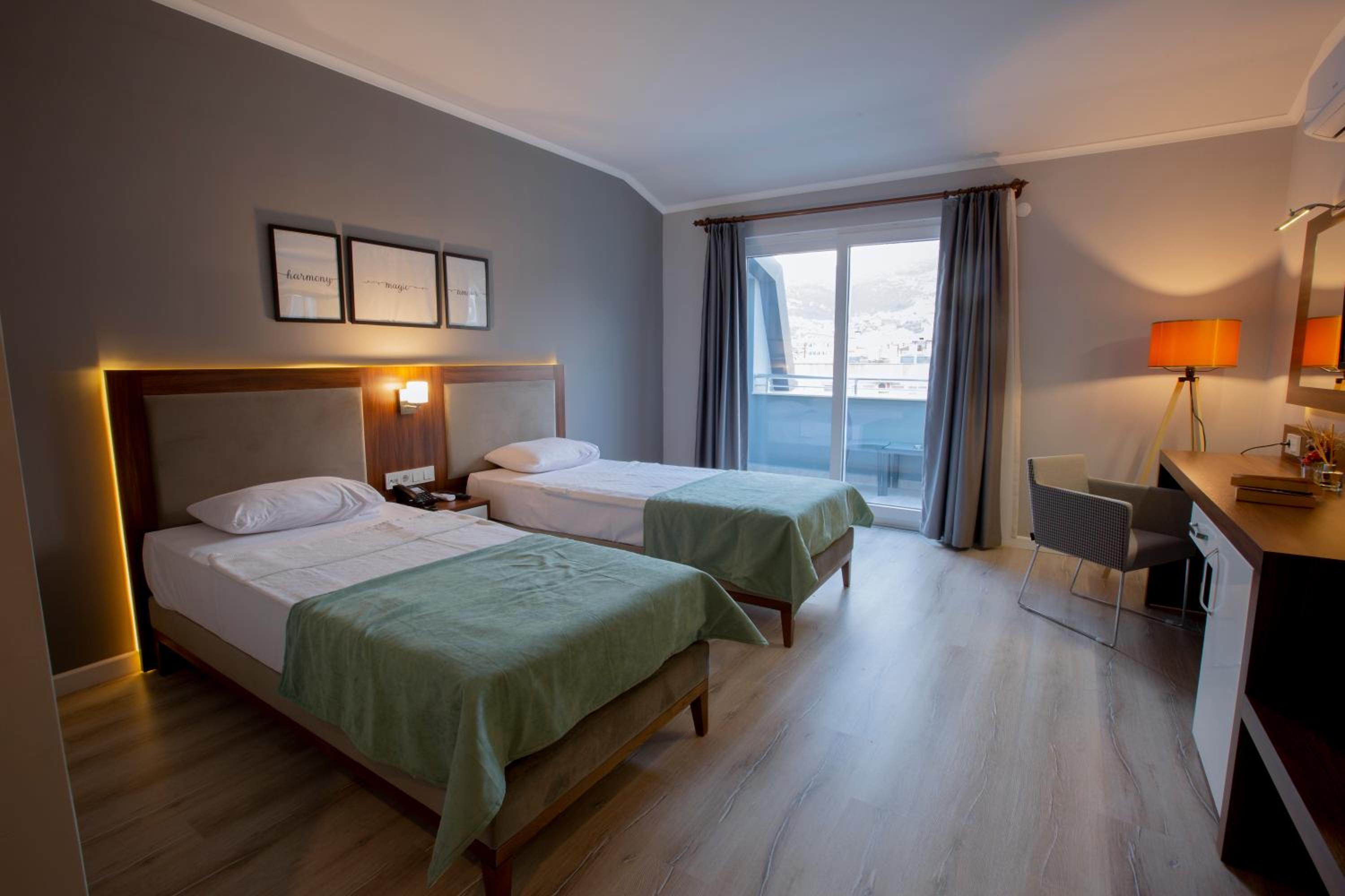 HMA Hotel & Suites - Image 37