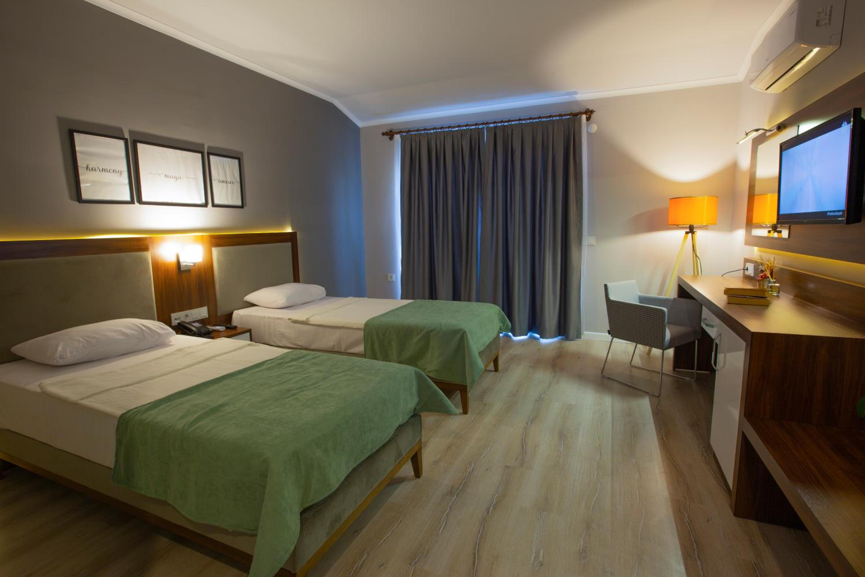 HMA Hotel & Suites - Image 39