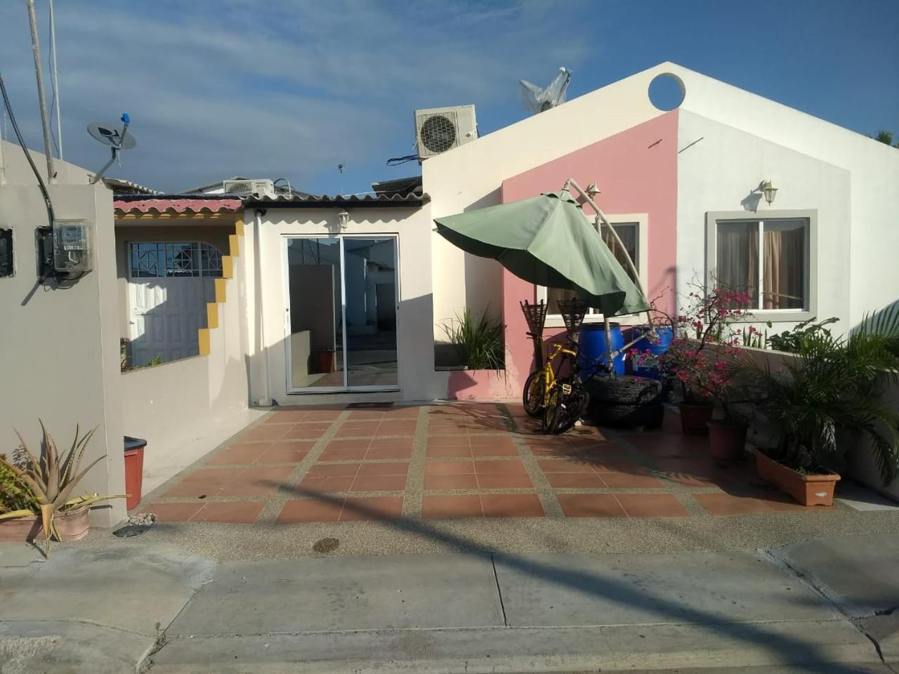 Villa marina, santa elena view 3