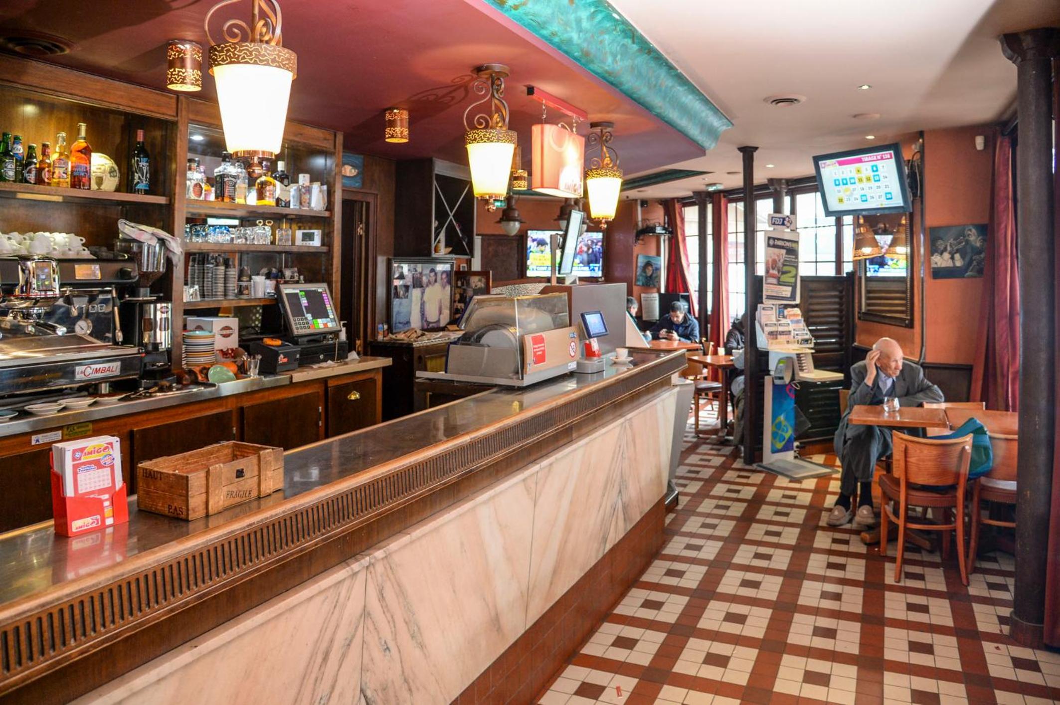 bar