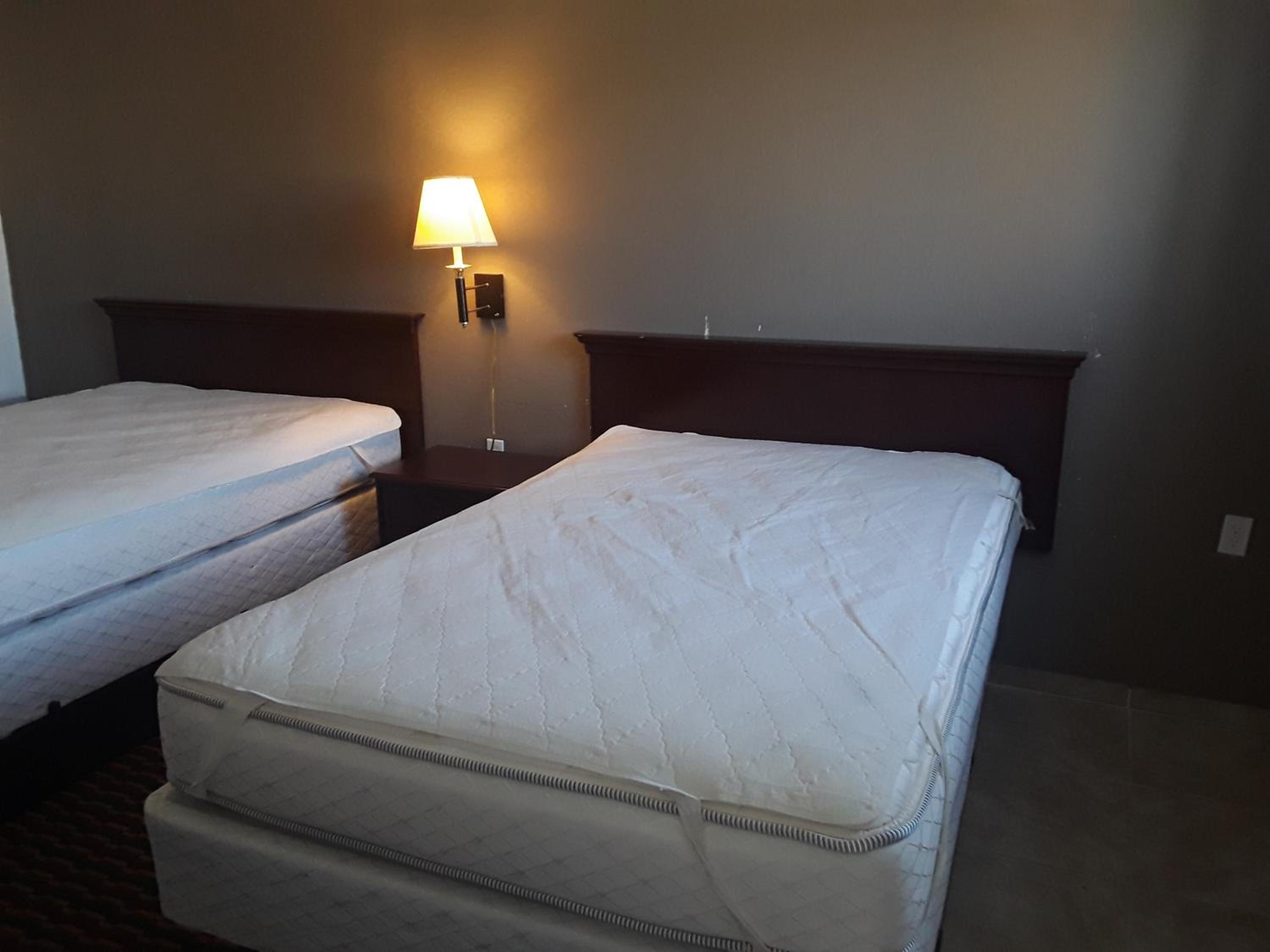 Dodge City Vacations - Super 54 Inn - Property Image 3