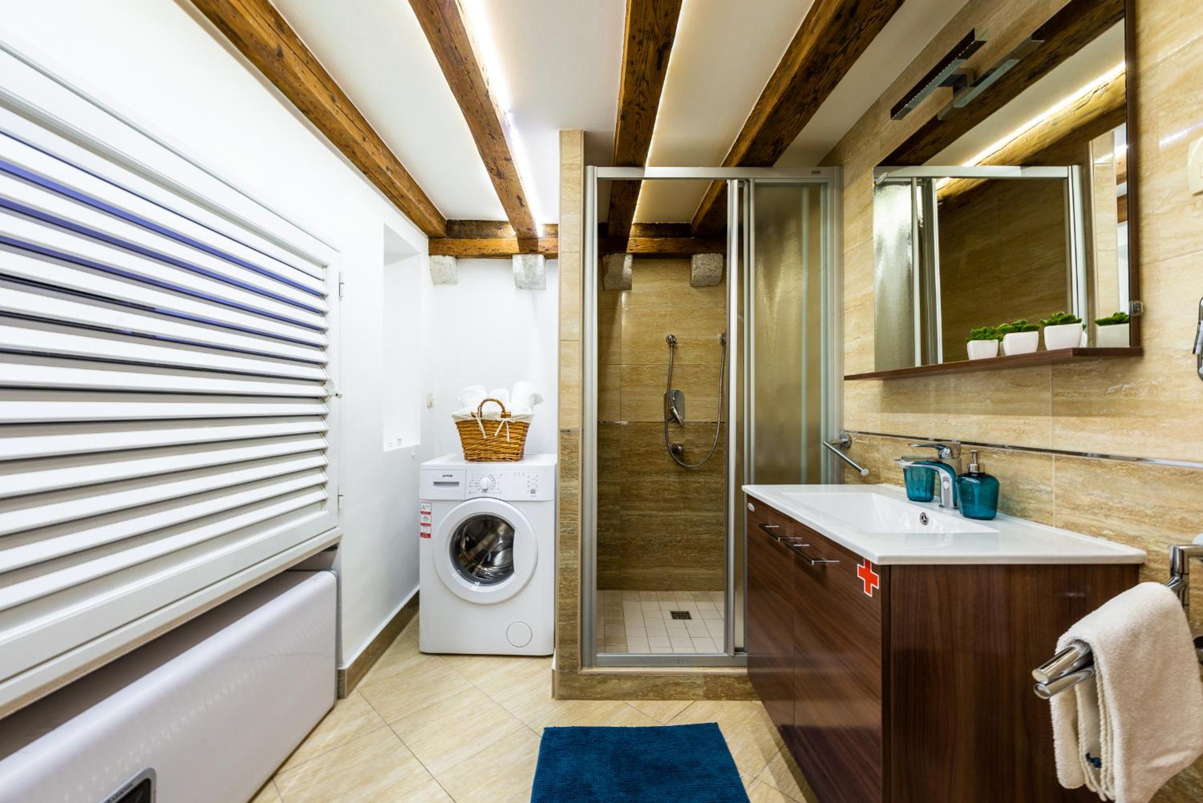 Apartment 4 You