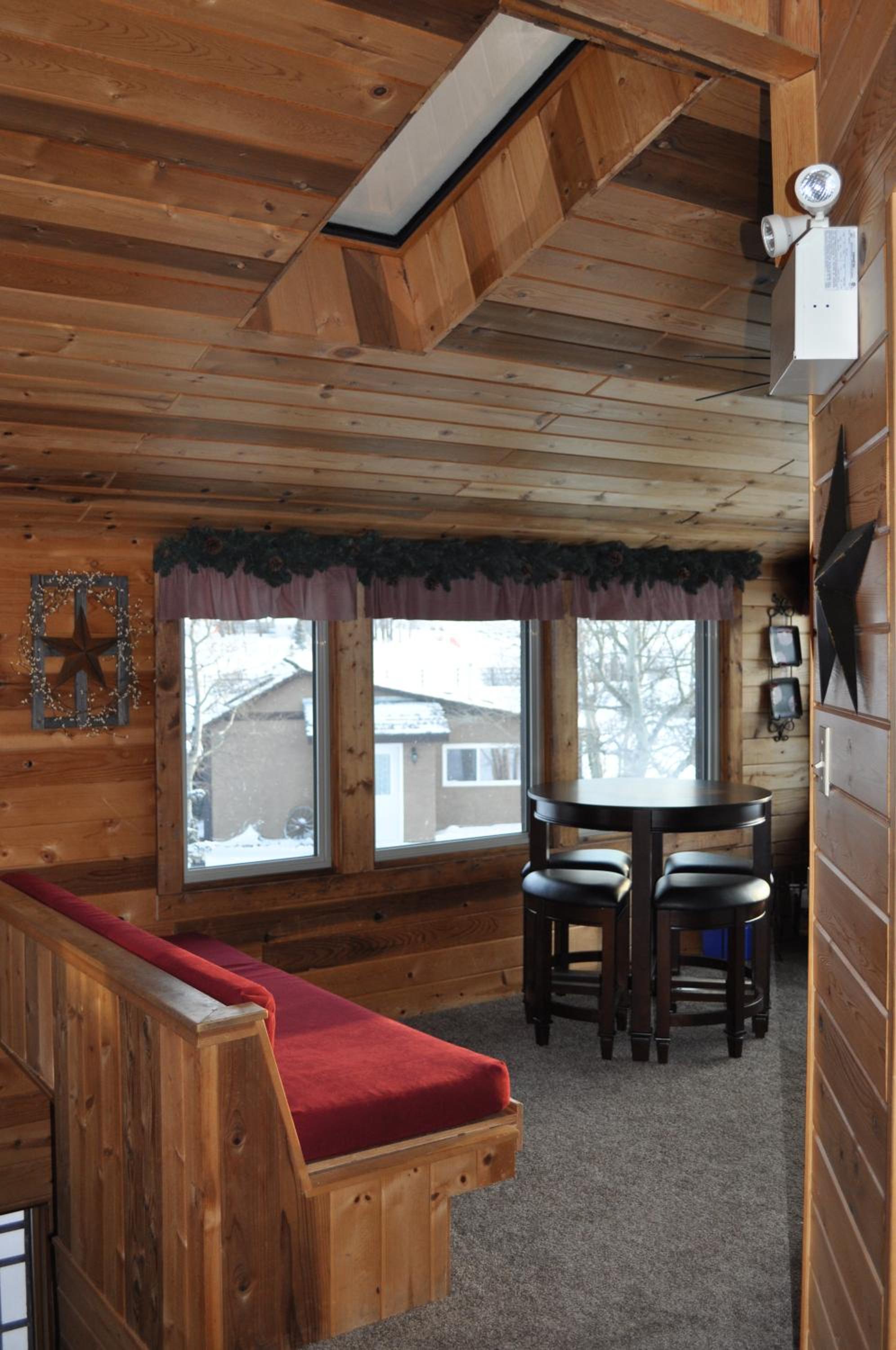Rocky Ridge Country Lodge
