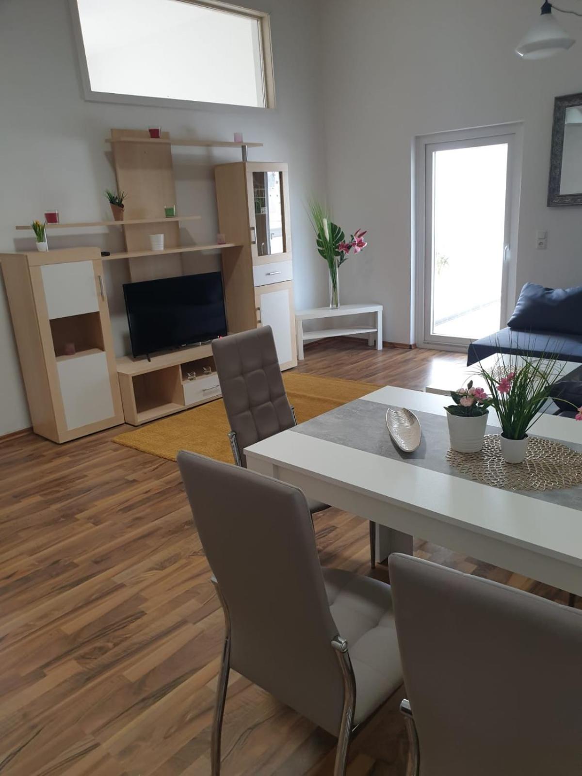Eddy's Sunshine Appartement view 4