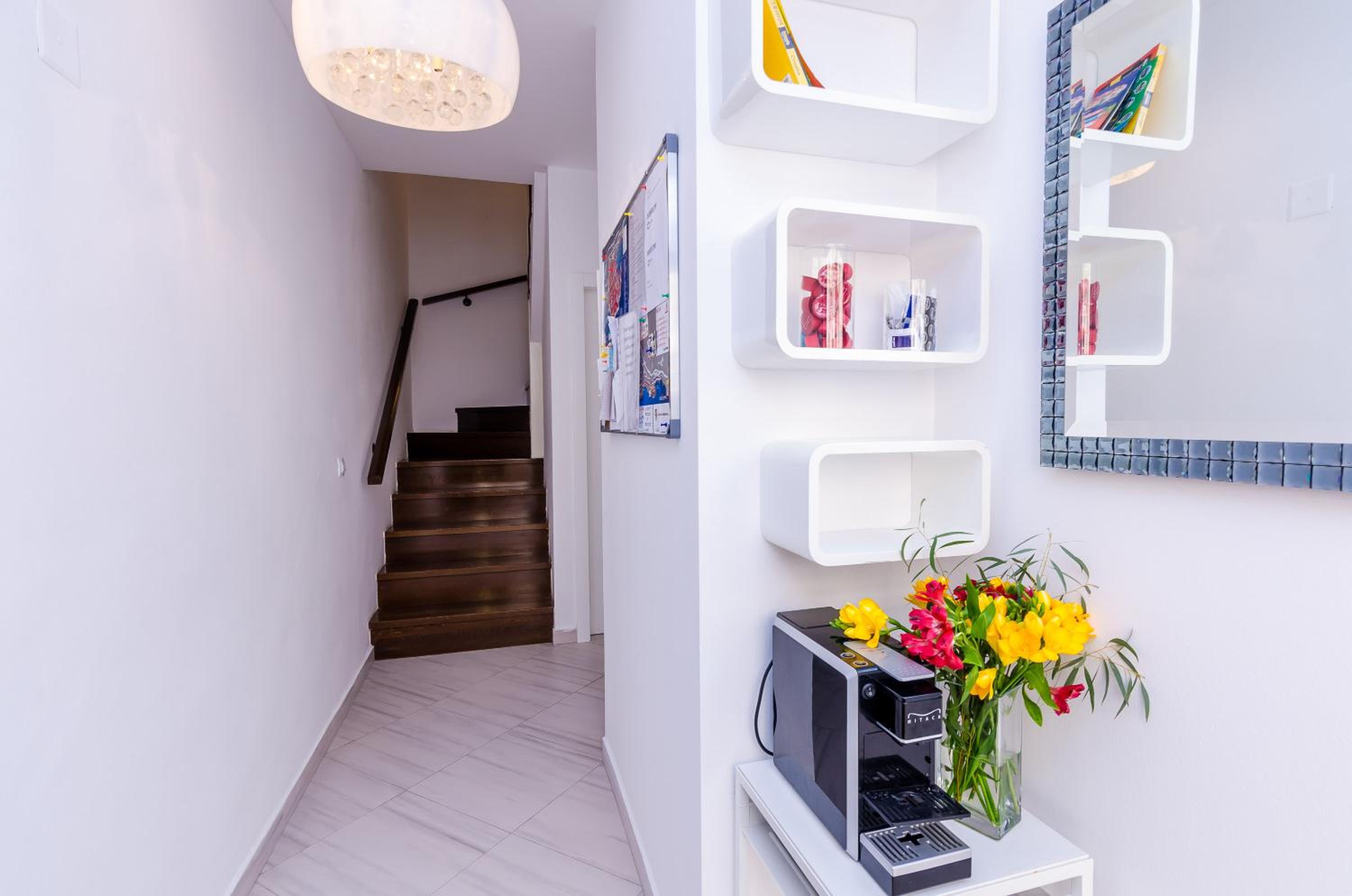 Villa Flores Room