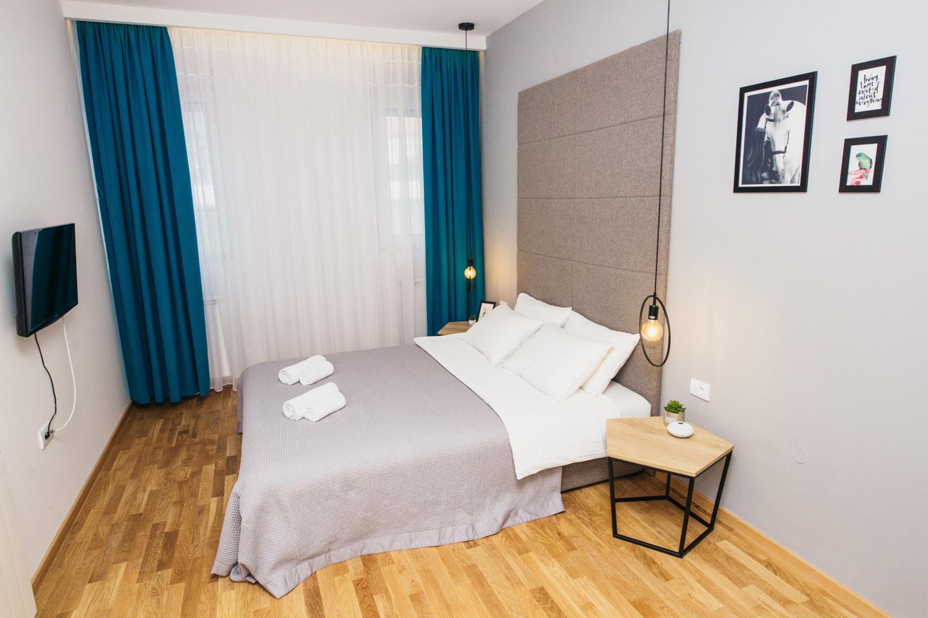 Arena BIG Luxury Apartments with free parking view 5